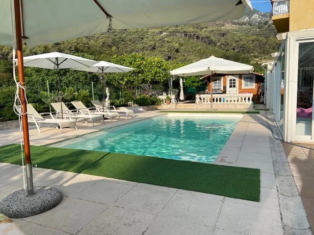 Villa avec 2 appartements - Proche centre - Piscine