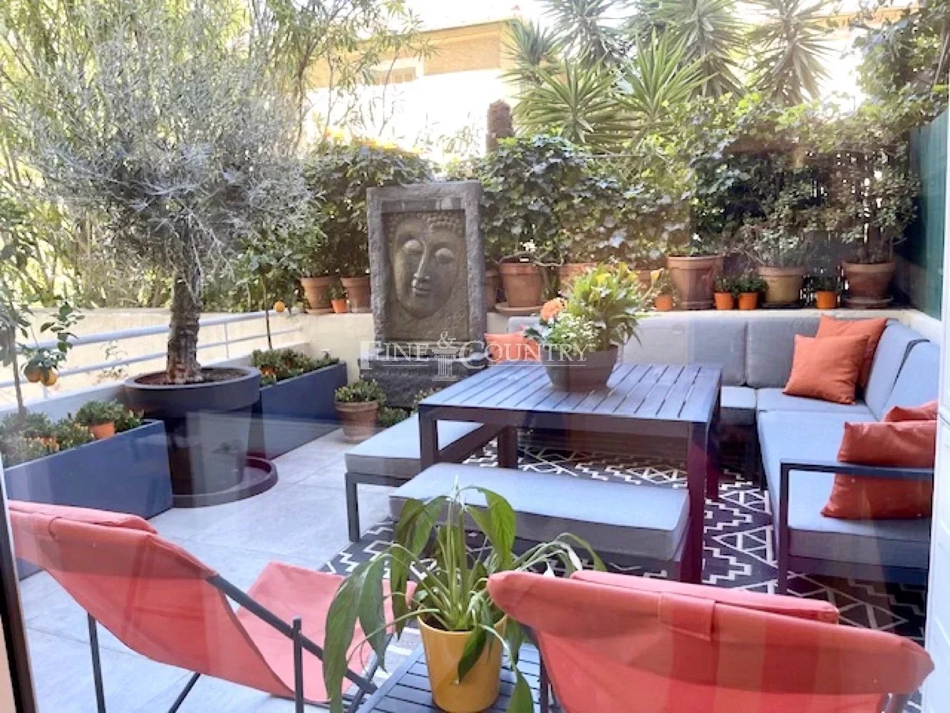 Apartment for sale in Cannes center walking distance