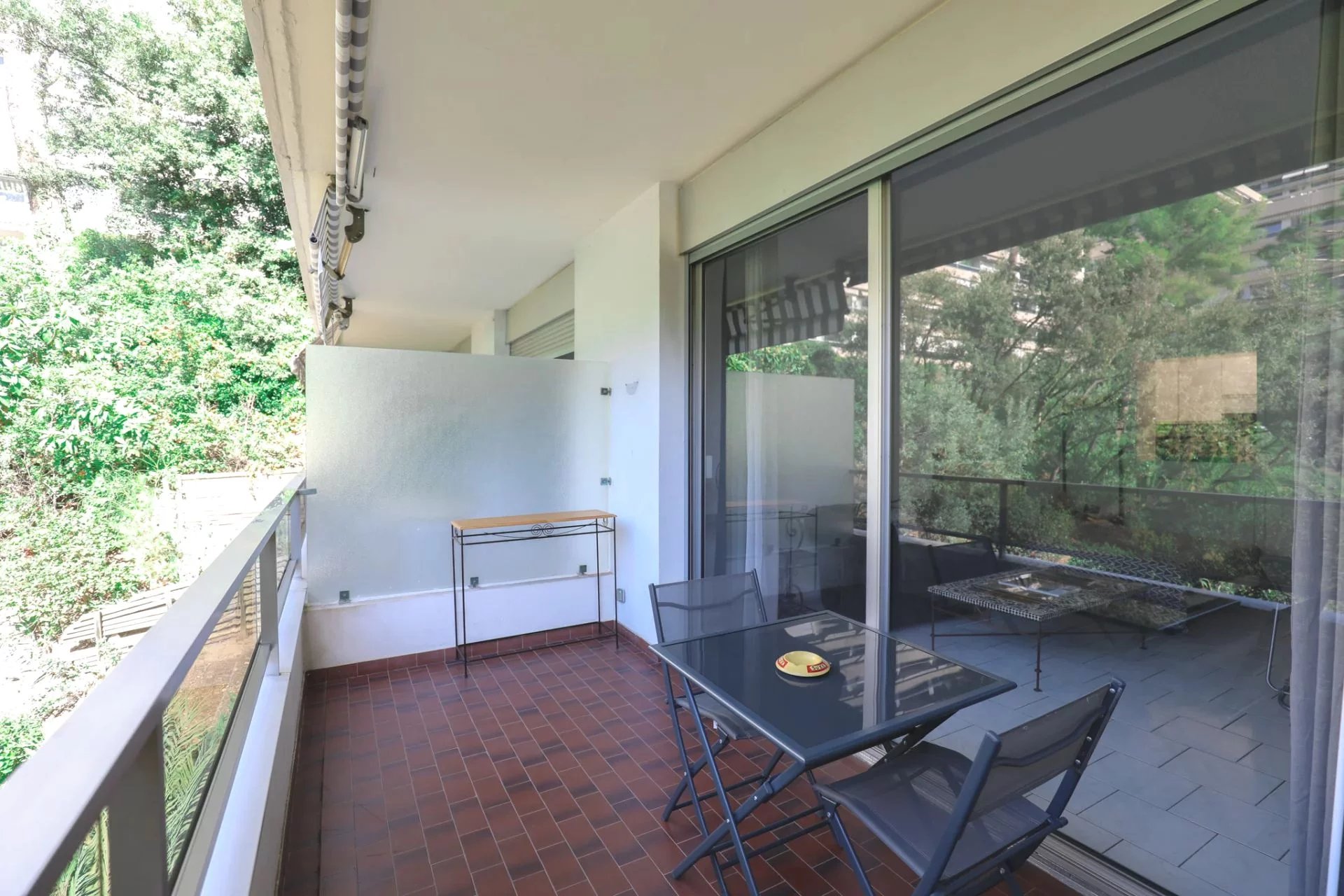 MON IDEAL - Studio/T1 35m2 + TERRASSE - Résidence sécurisée avec piscine-  Carré d'or 13008