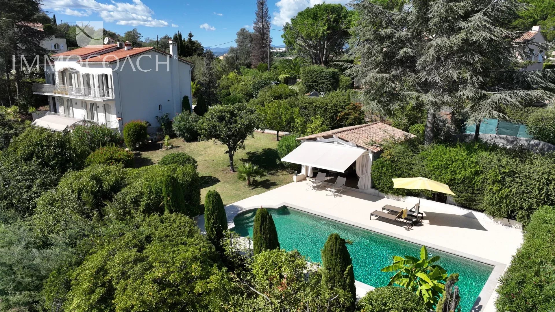 Near CANNES and MOUGINS, Beautiful 300 sqm Property with Sea View on a 2500 sqm Plot
