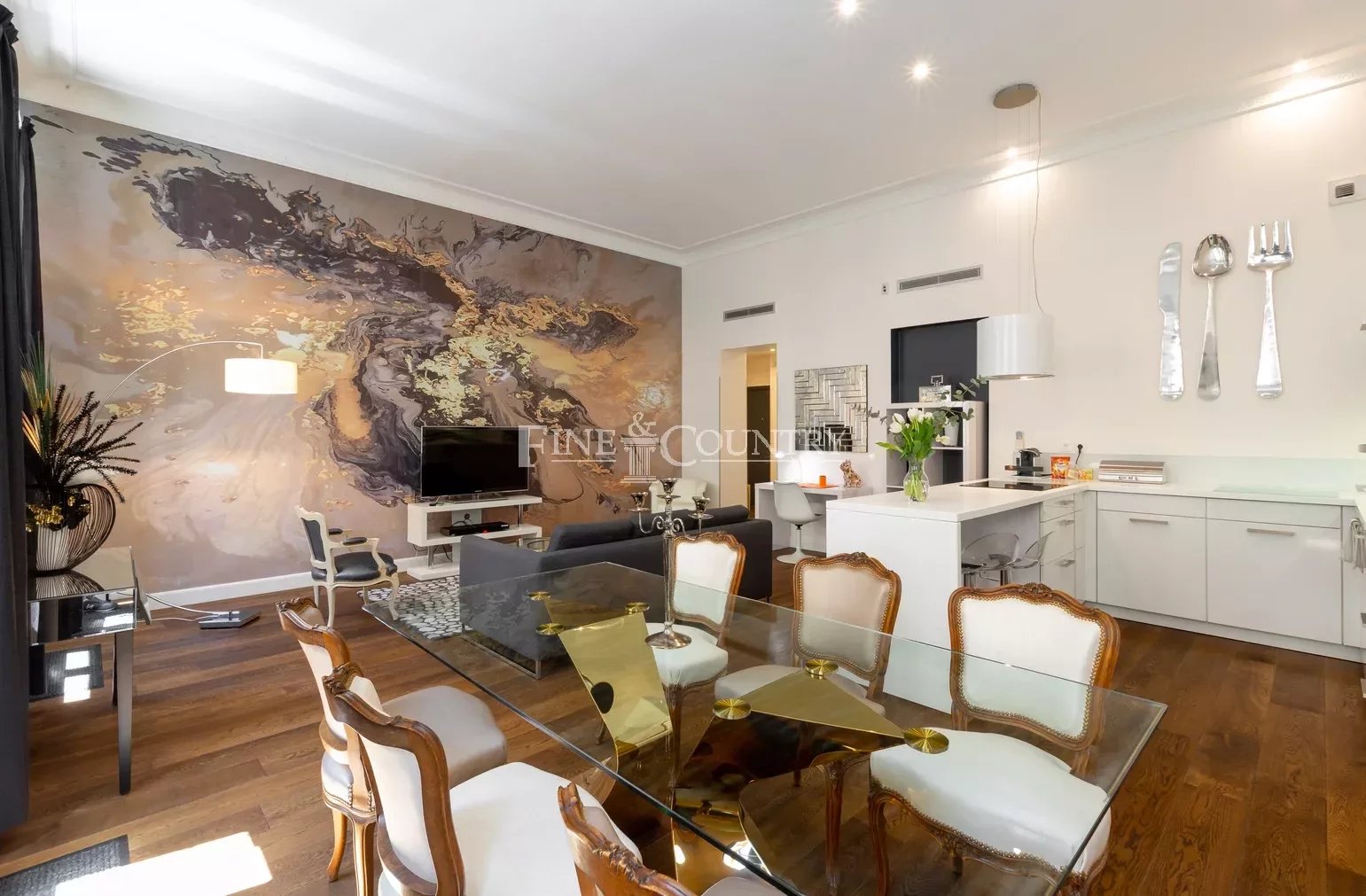 Apartment for sale in Cannes, la Banane
