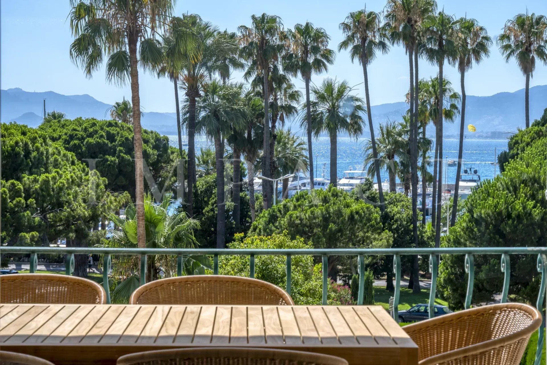 Appartement vue mer à vendre Cannes Croisette 