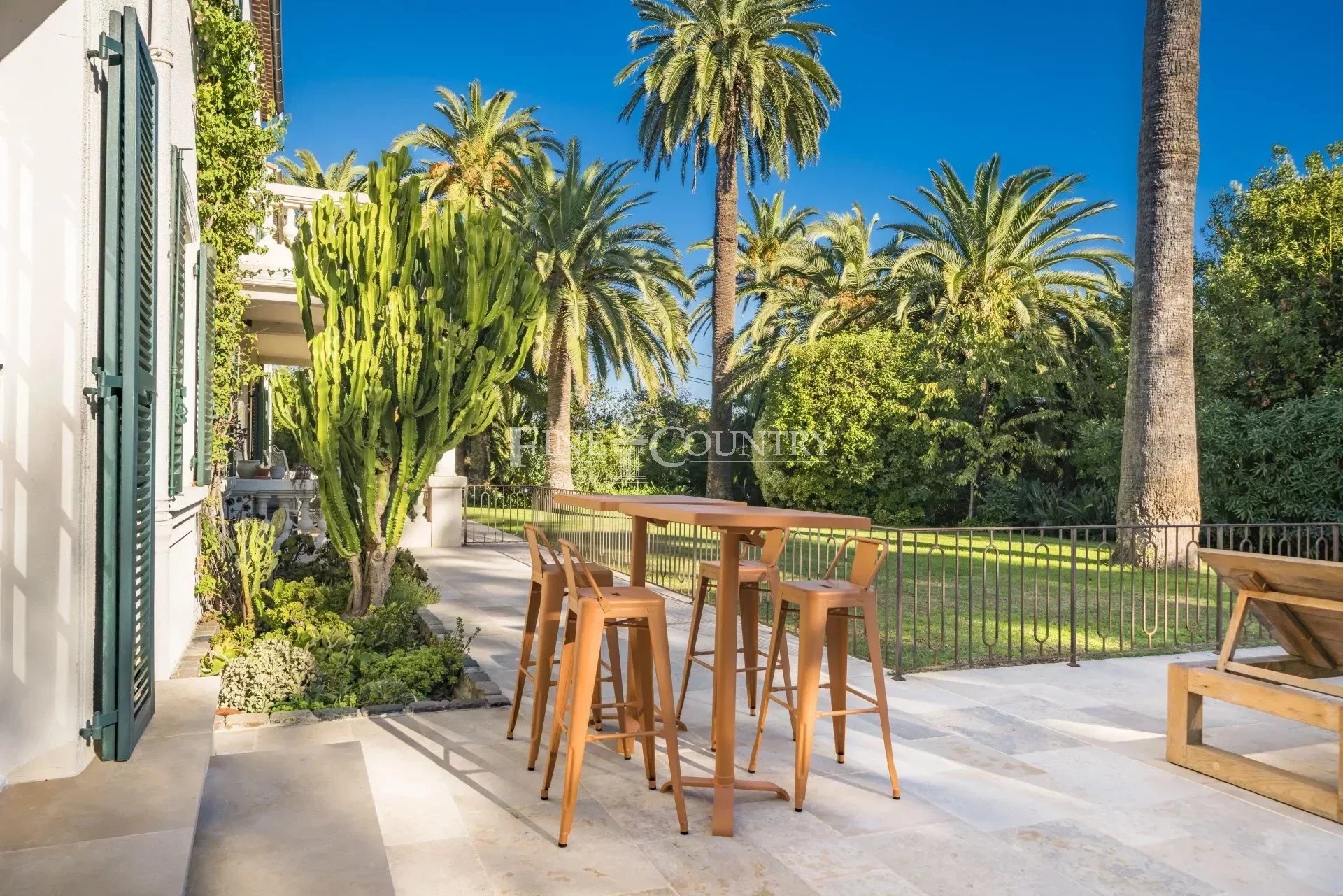 Photo of Villa for sale in Antibes
