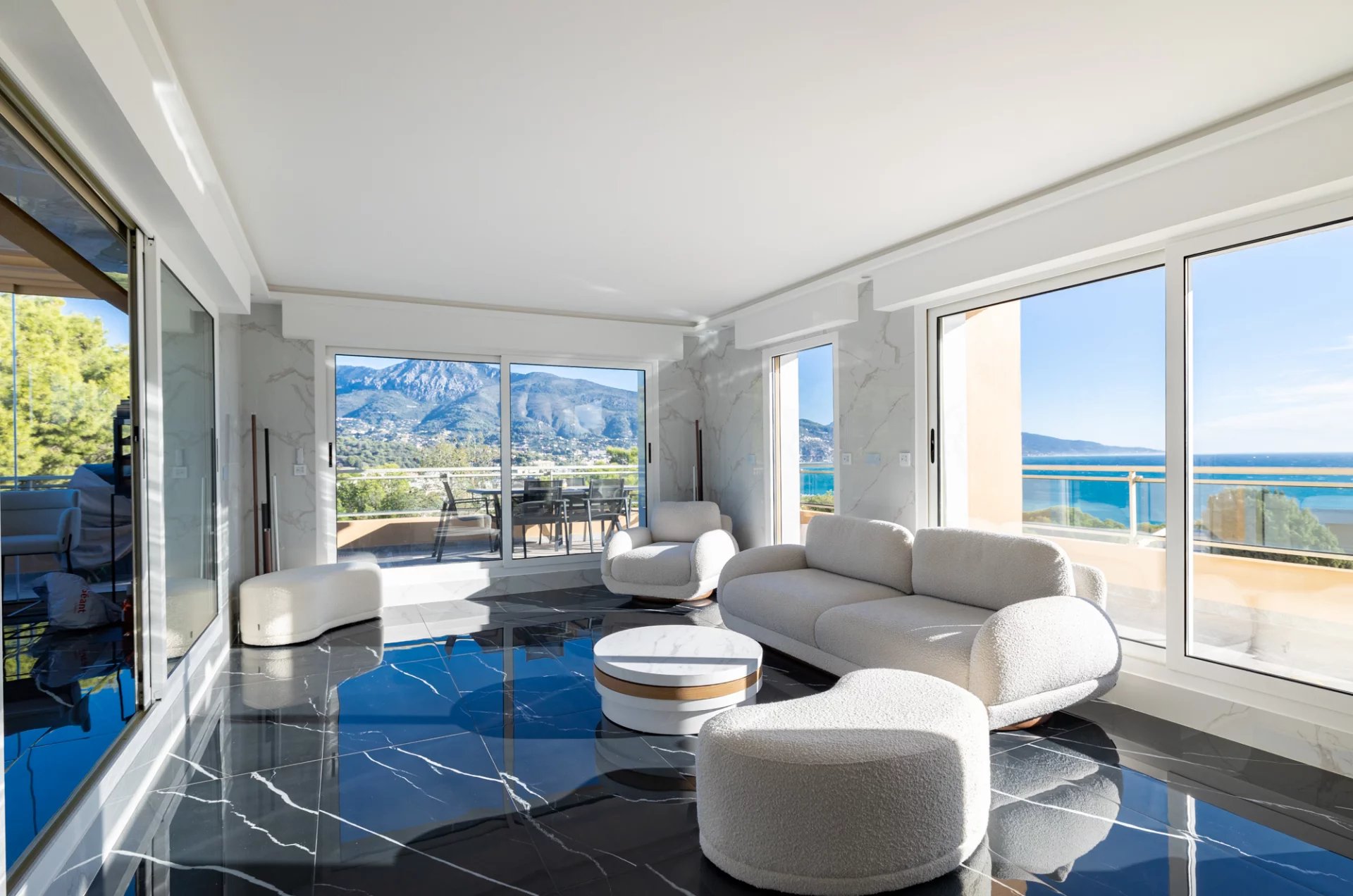 Penthouse in the heart of Cap Martin