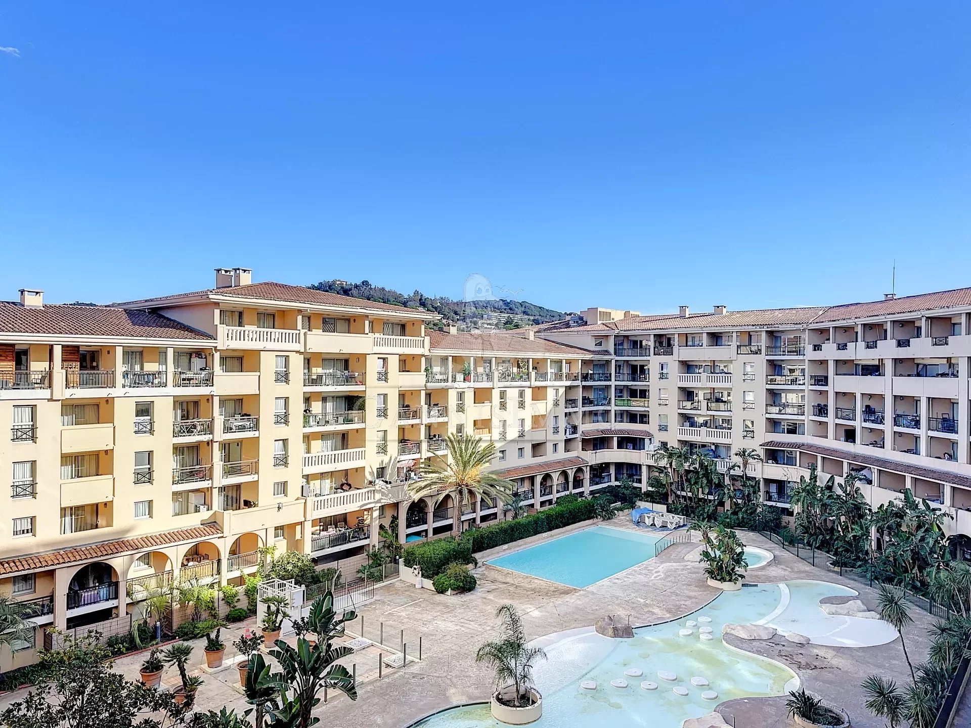 Vente Appartement 44m² 3 Pièces à Cannes la Bocca (06150) - Cannisimmo
