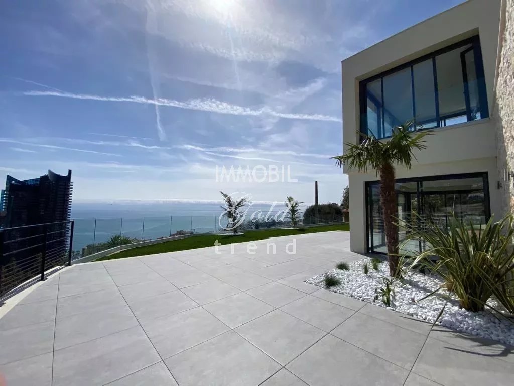 Immobilier Beausoleil - A vendre, splendide villa avec piscine et vue mer panoramique, limitrophe à Monaco