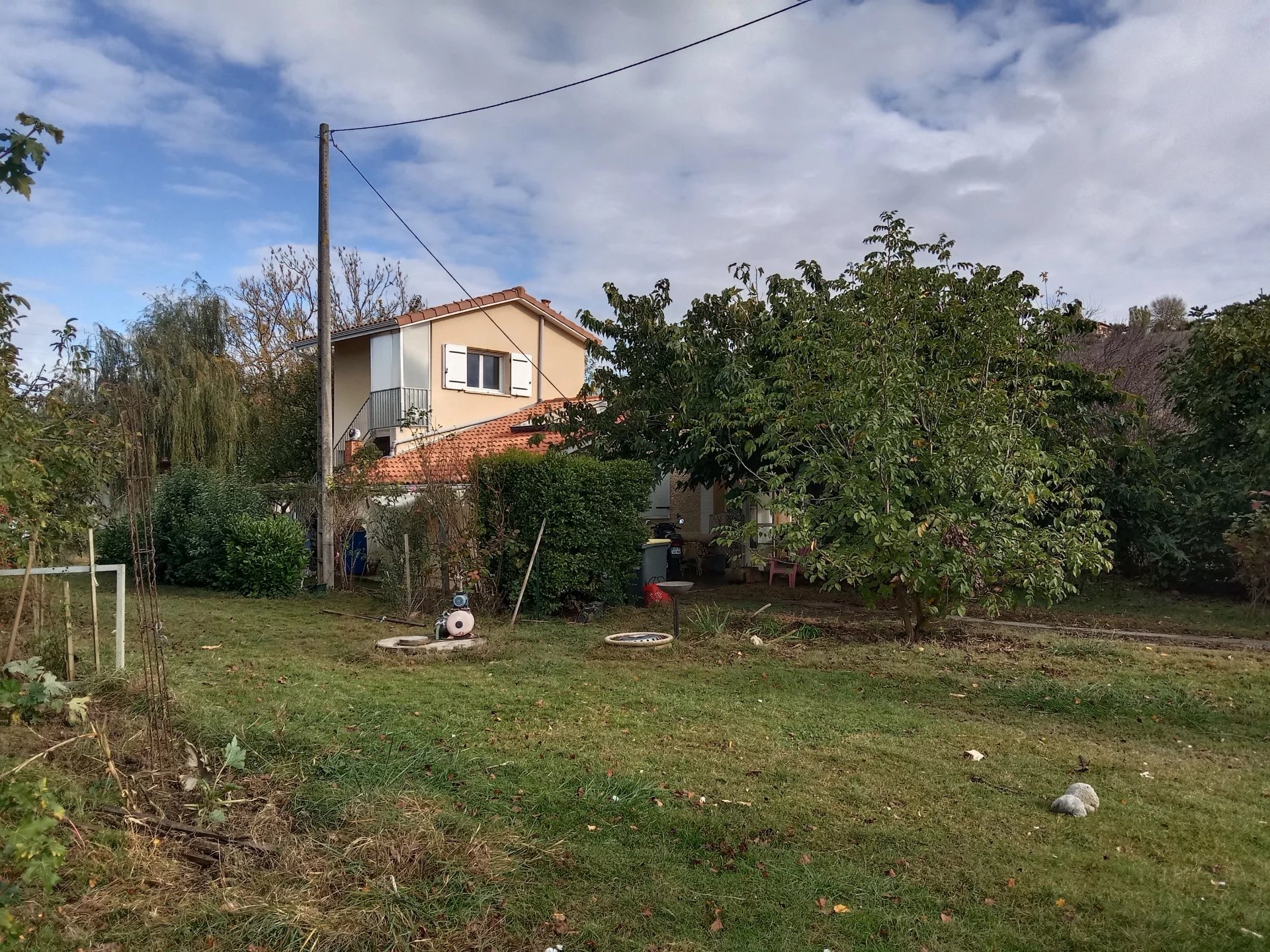 In St Sulpice/Lèze, small house on 1672 m² of garden