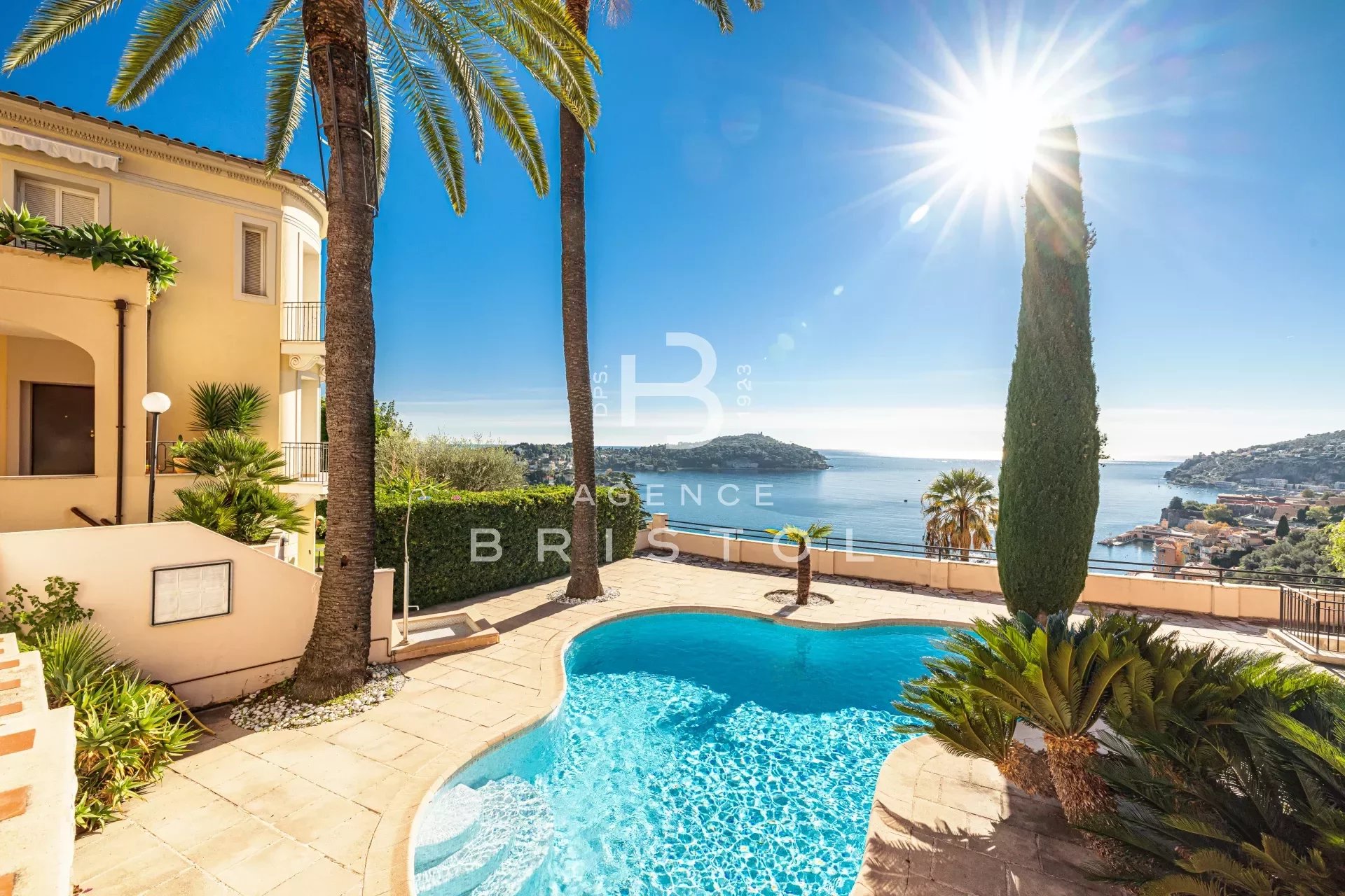 Apartment in Villefranche-sur-Mer - Newly Renovated - Pool - Sea View