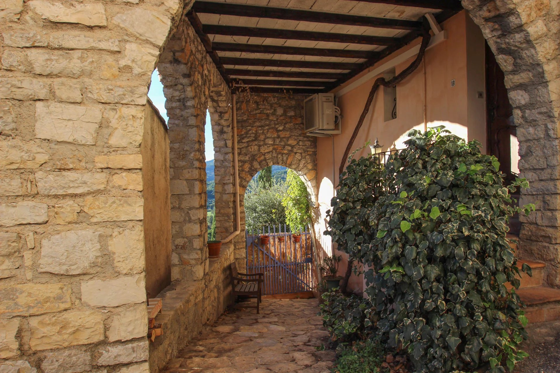 Village house with terrasse and view - Fayence