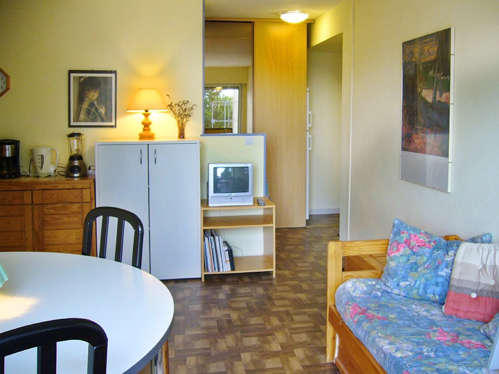 2-room corner apartment, 30 m²,