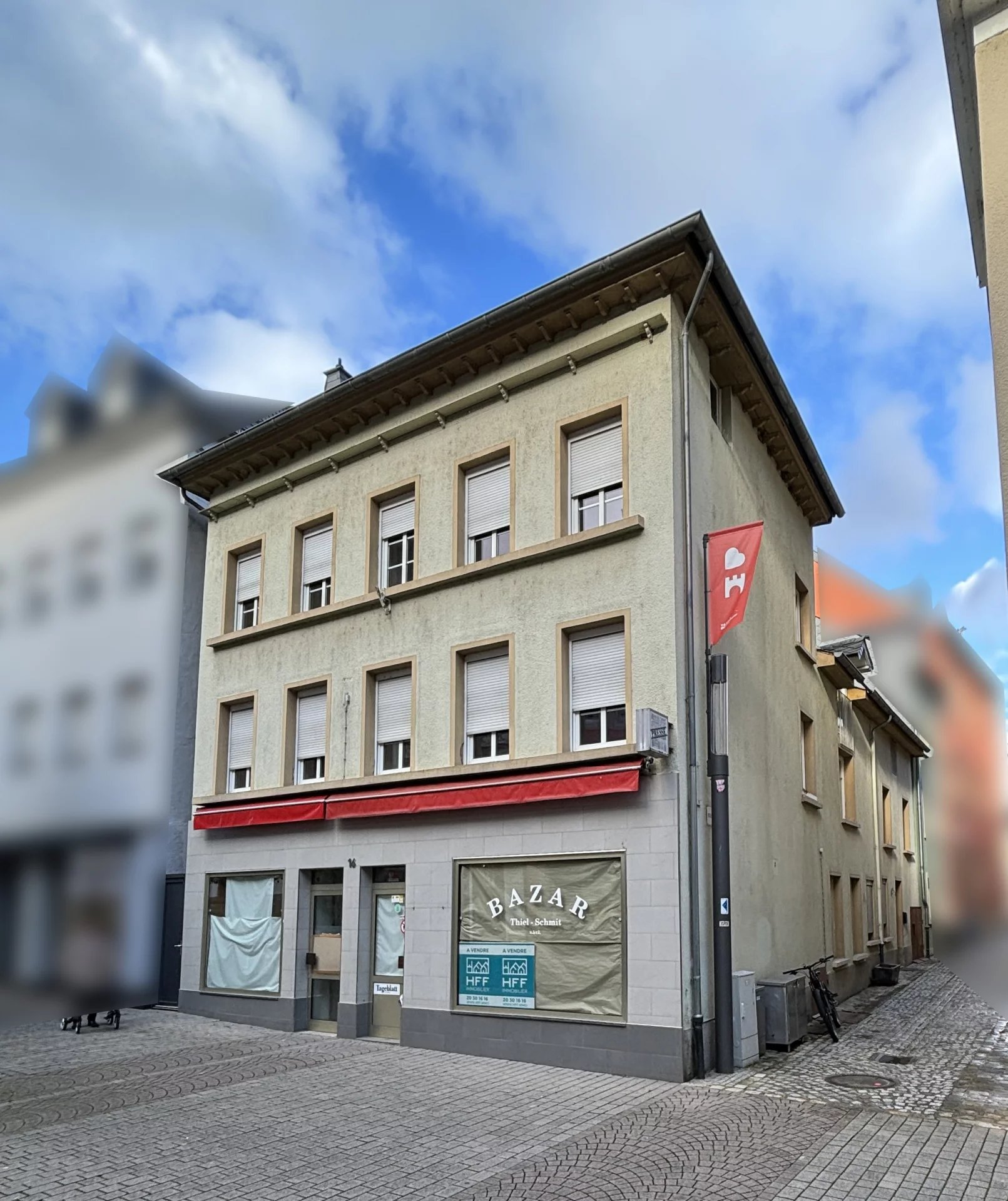 Building with business and apartment for sale in Grevenmacher