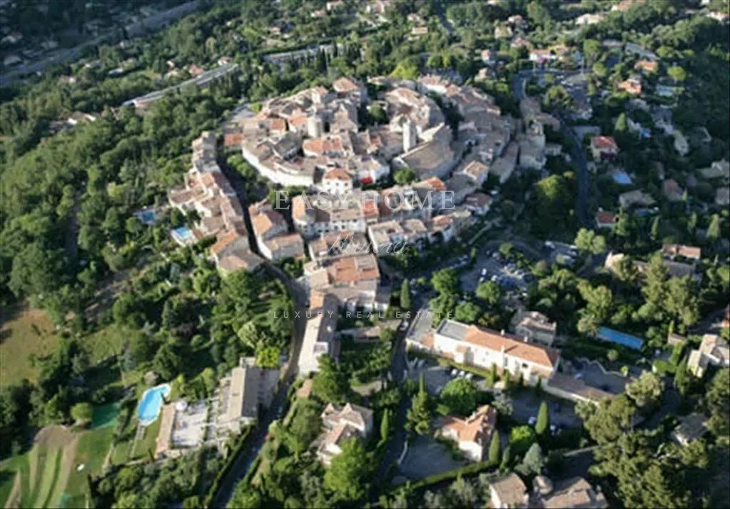 Purchase/sale of building land in Mougins