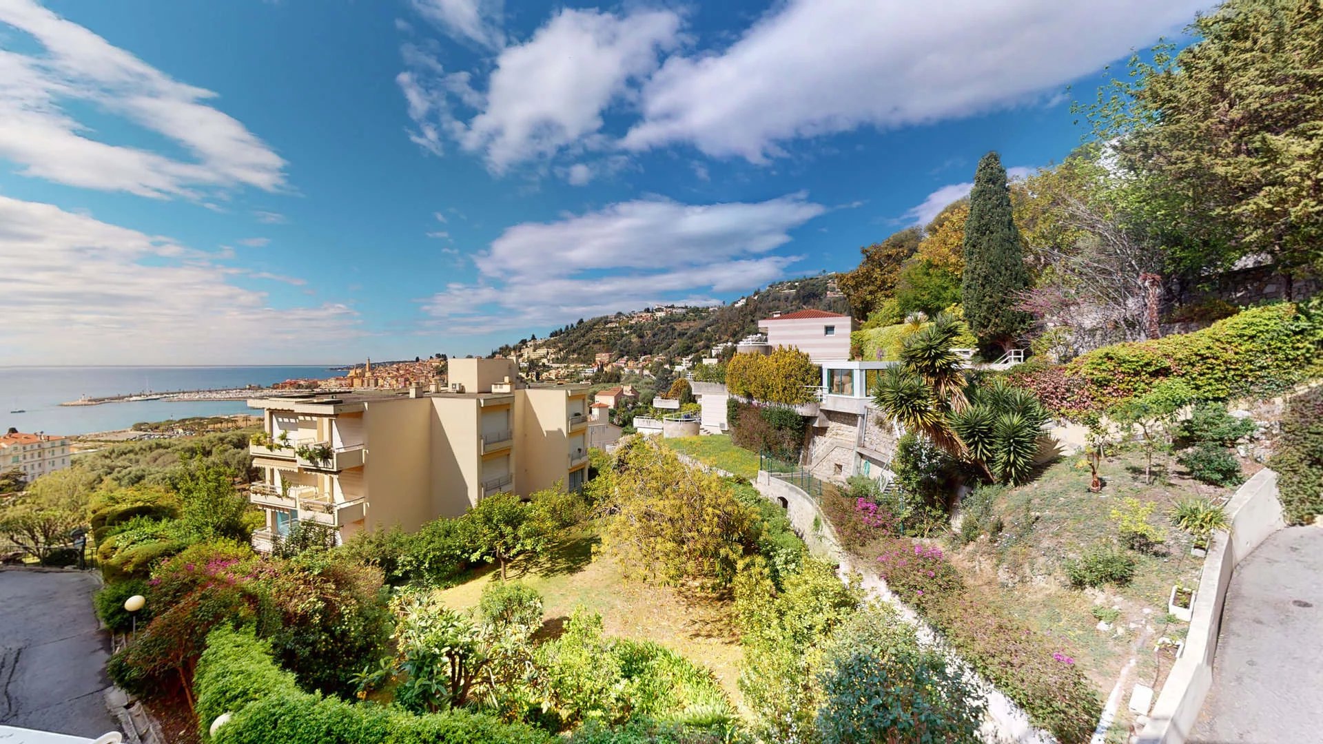 Grand et joli studio au calme avec terrasse vue mer