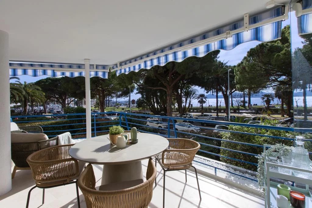 EXCEPTIONAL SEA VIEW APARTMENT ON THE CROISETTE CANNES