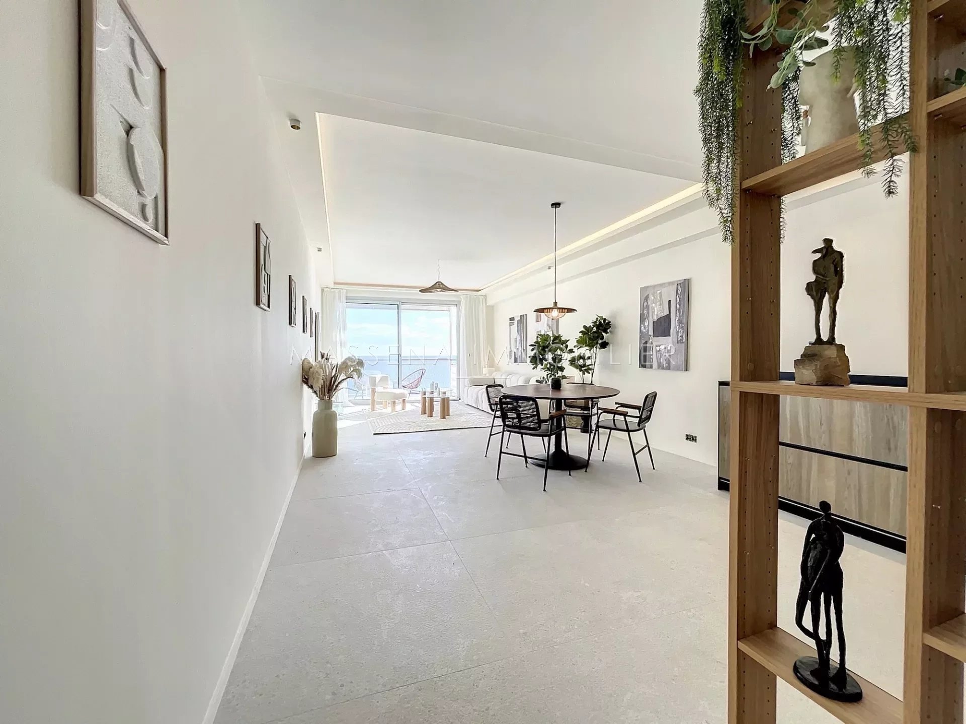 Nice Promenade des Anglais - Two bedrooms apartment renovated with terrace and Seaview.