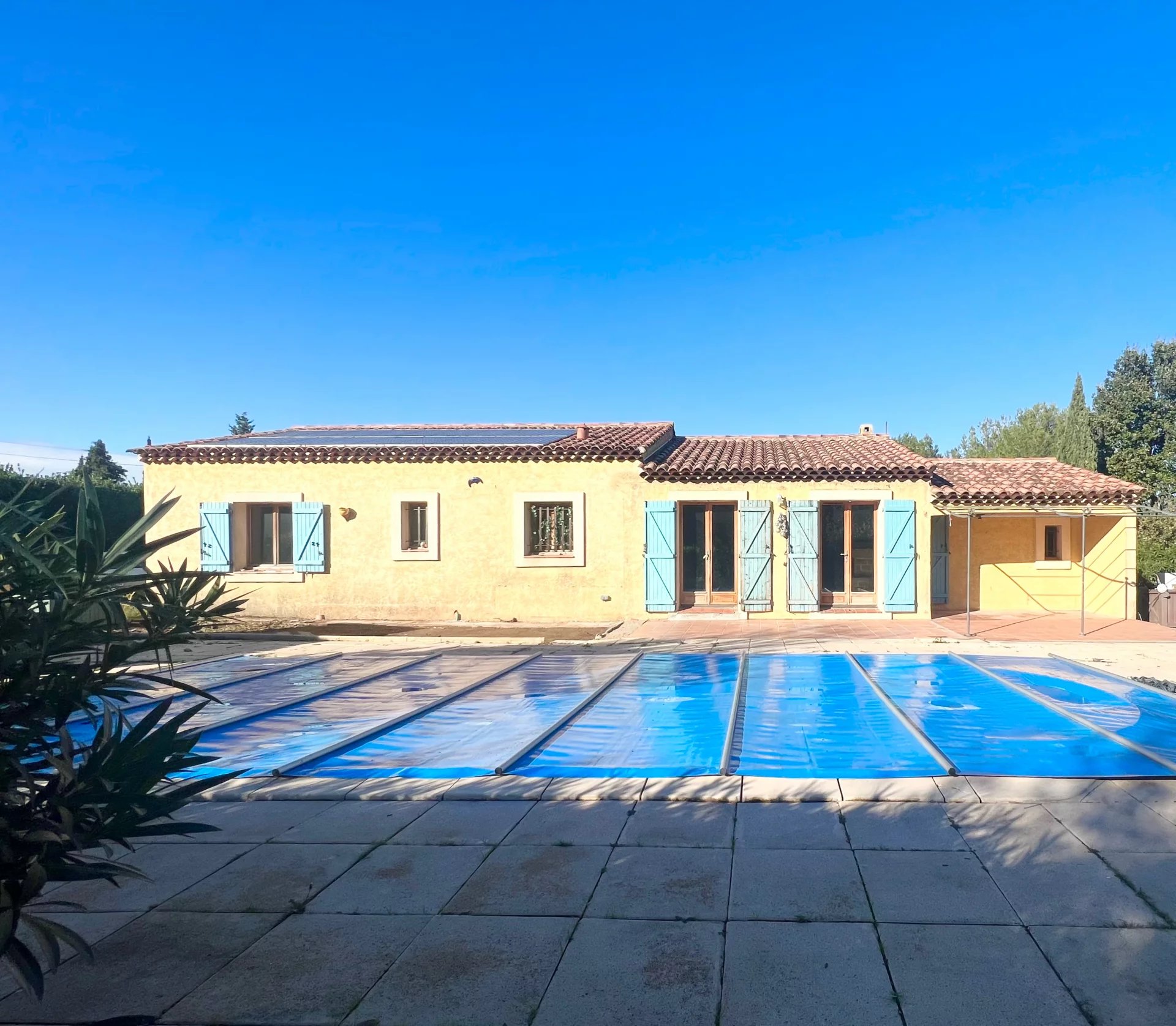 Villa T4 sur 1 422 m² de terrain avec piscine