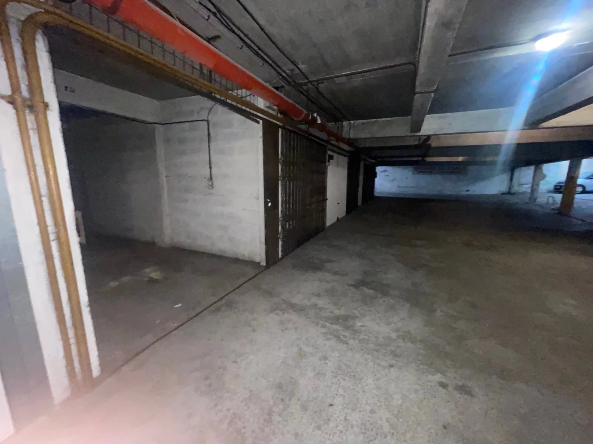 Pasteur - Joli Garage en sous-sol
