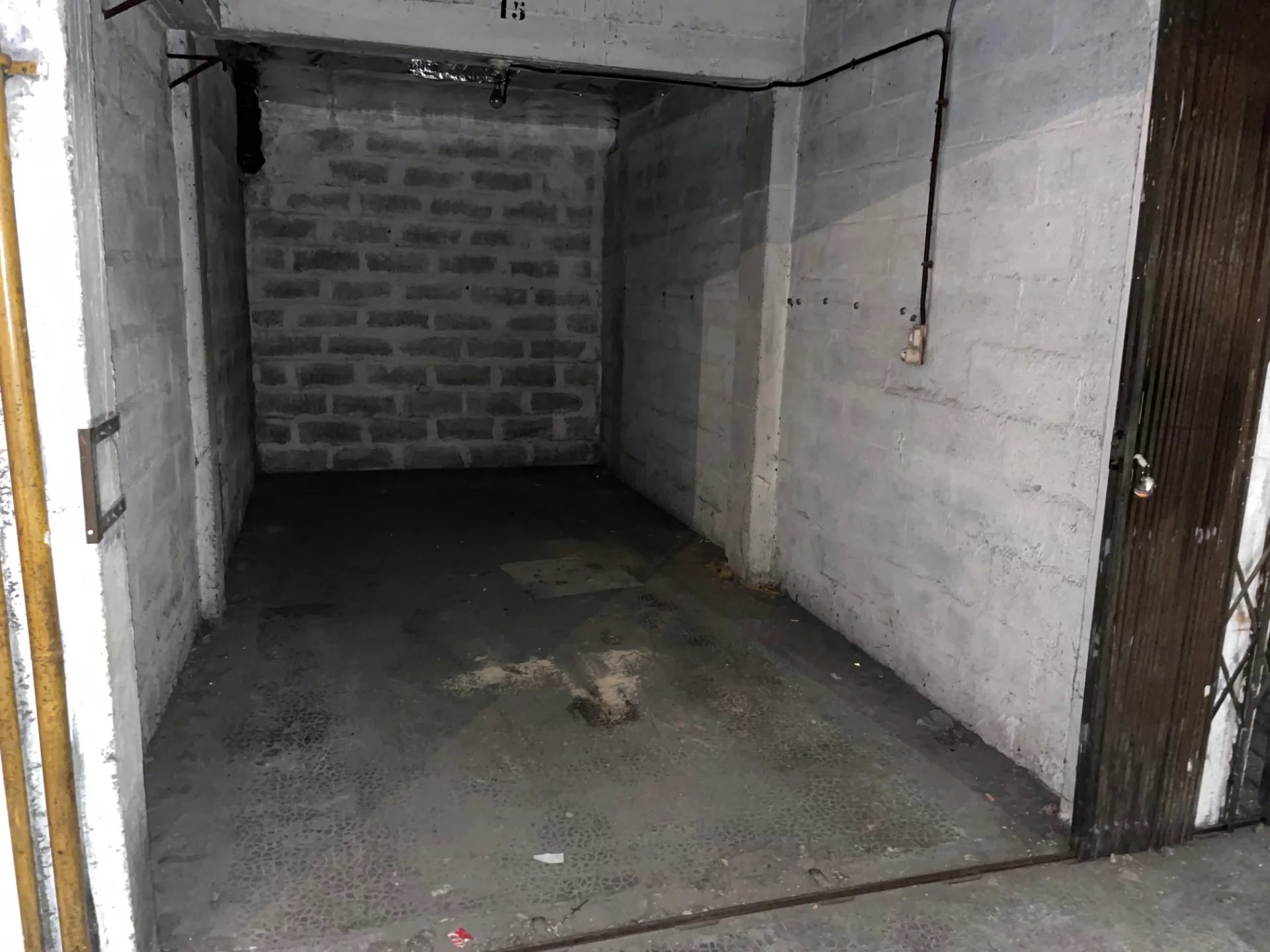 Pasteur - Joli Garage en sous-sol