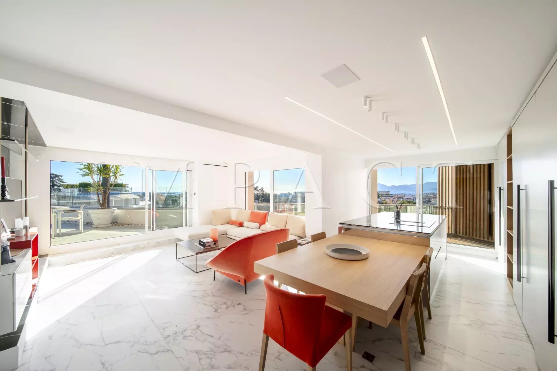 Cannes Luxueux appartement vue mer à louer