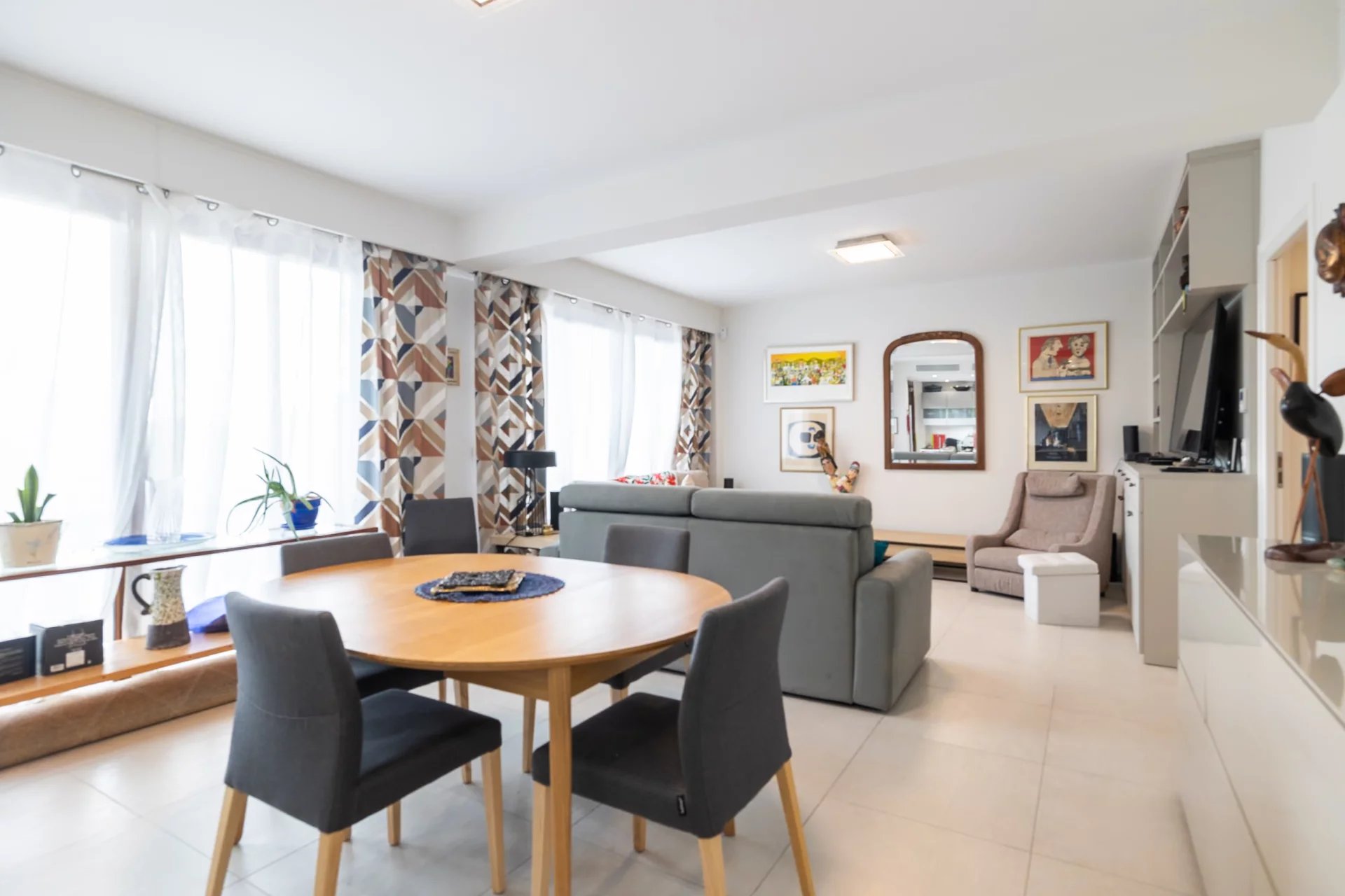 Beautiful one- bedroom apartment in the center of Beaulieu