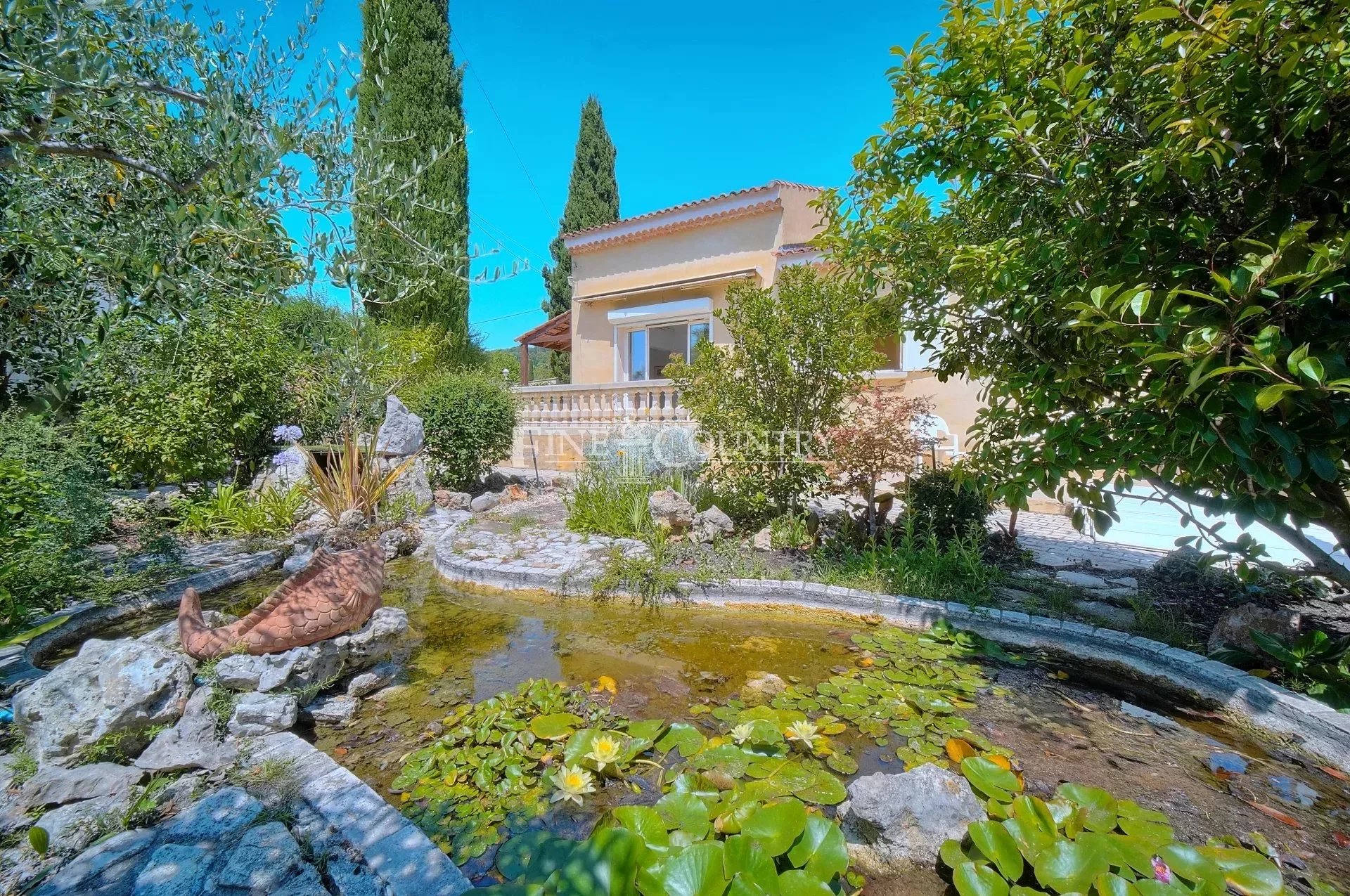Photo of Villa for sale in Mougins with panoramic view