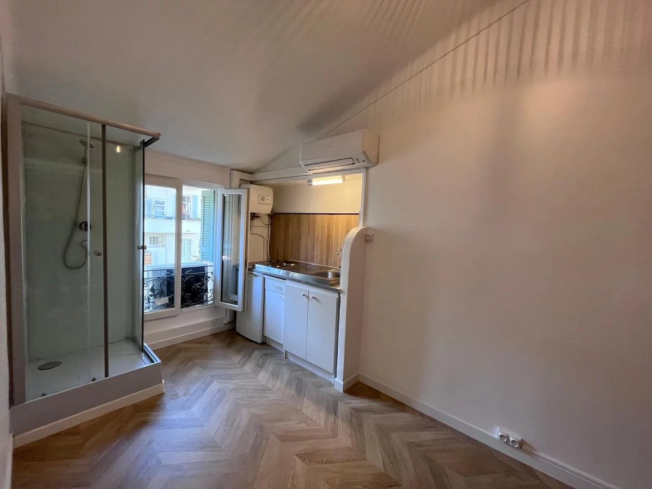 Appartement  1 Rooms 11.87m2  for sale    93 000 €