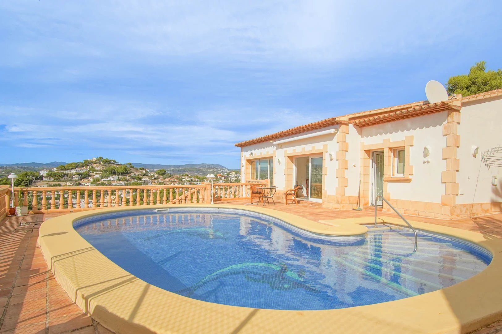 Grande villa avec vue panoramique sur la mer à Moraira