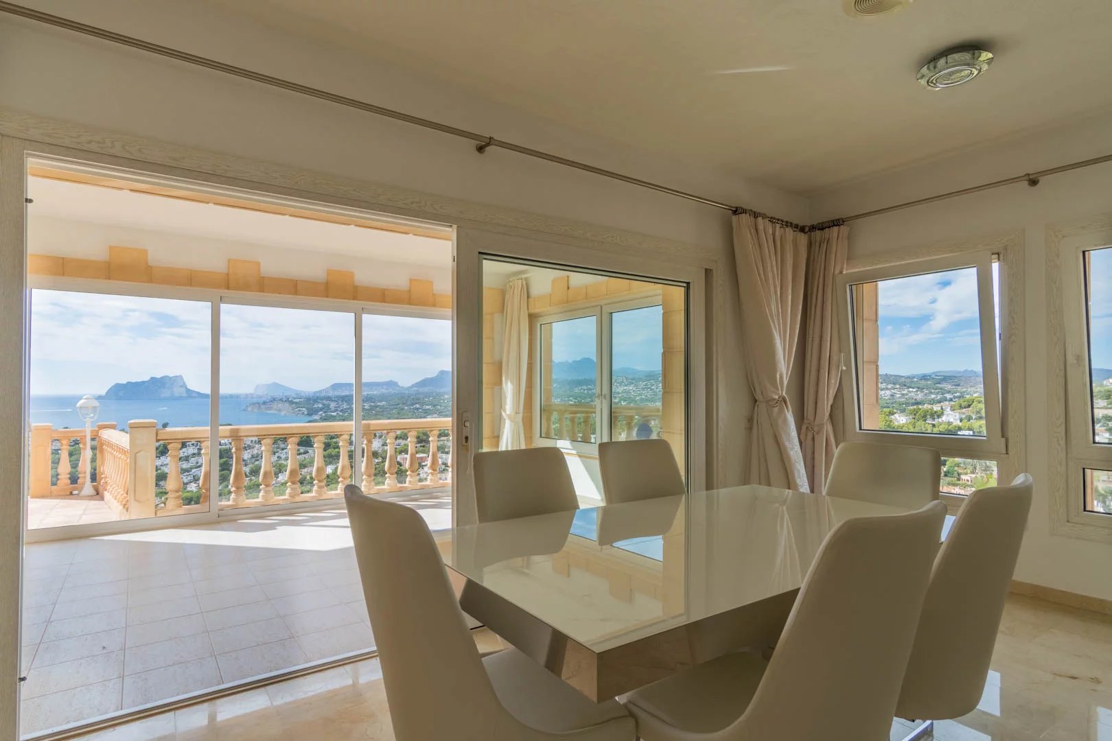 Large villa with panoramic sea views in Moraira
