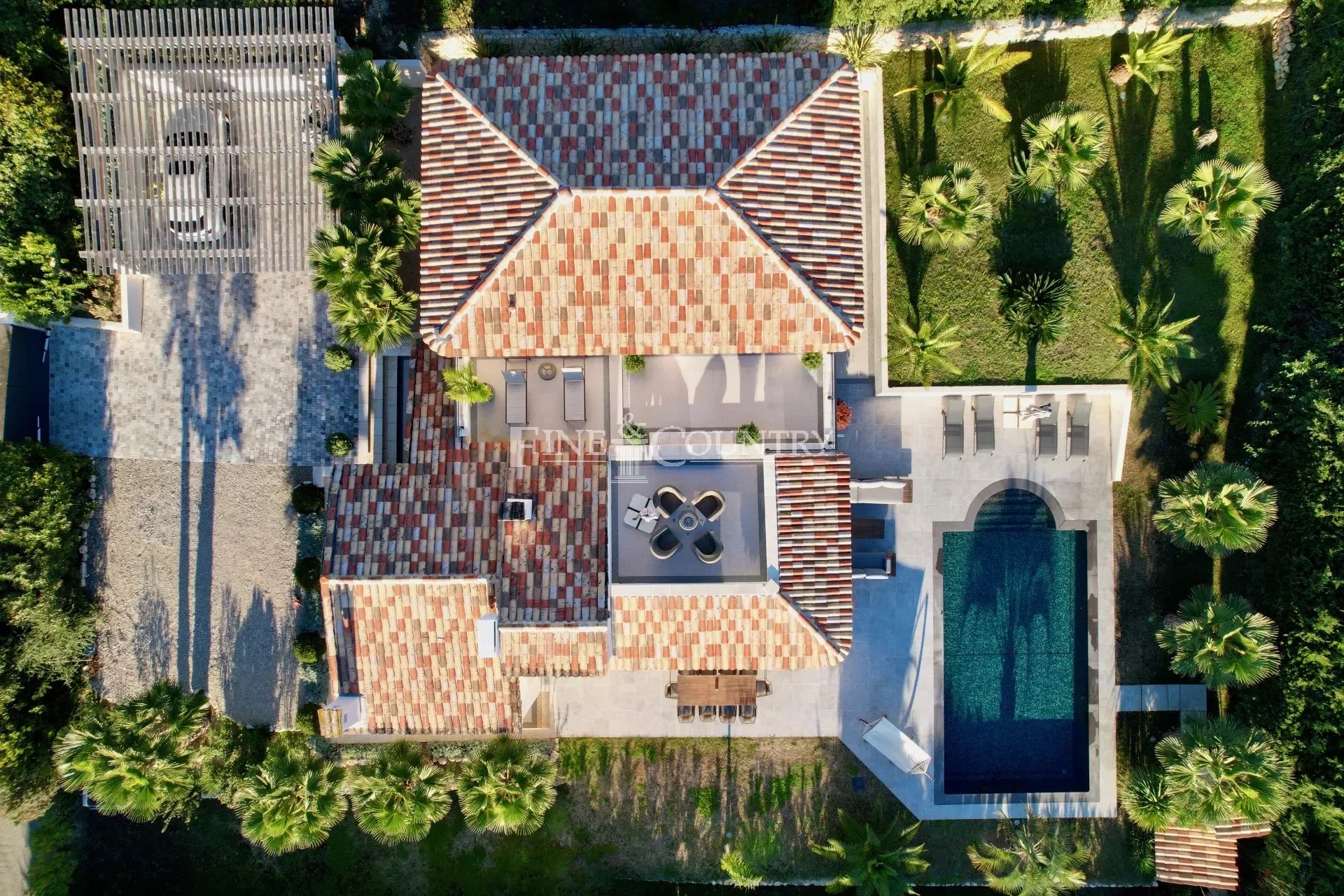 Villa med smuk udsigt til salg ved Saint Paul de Vence