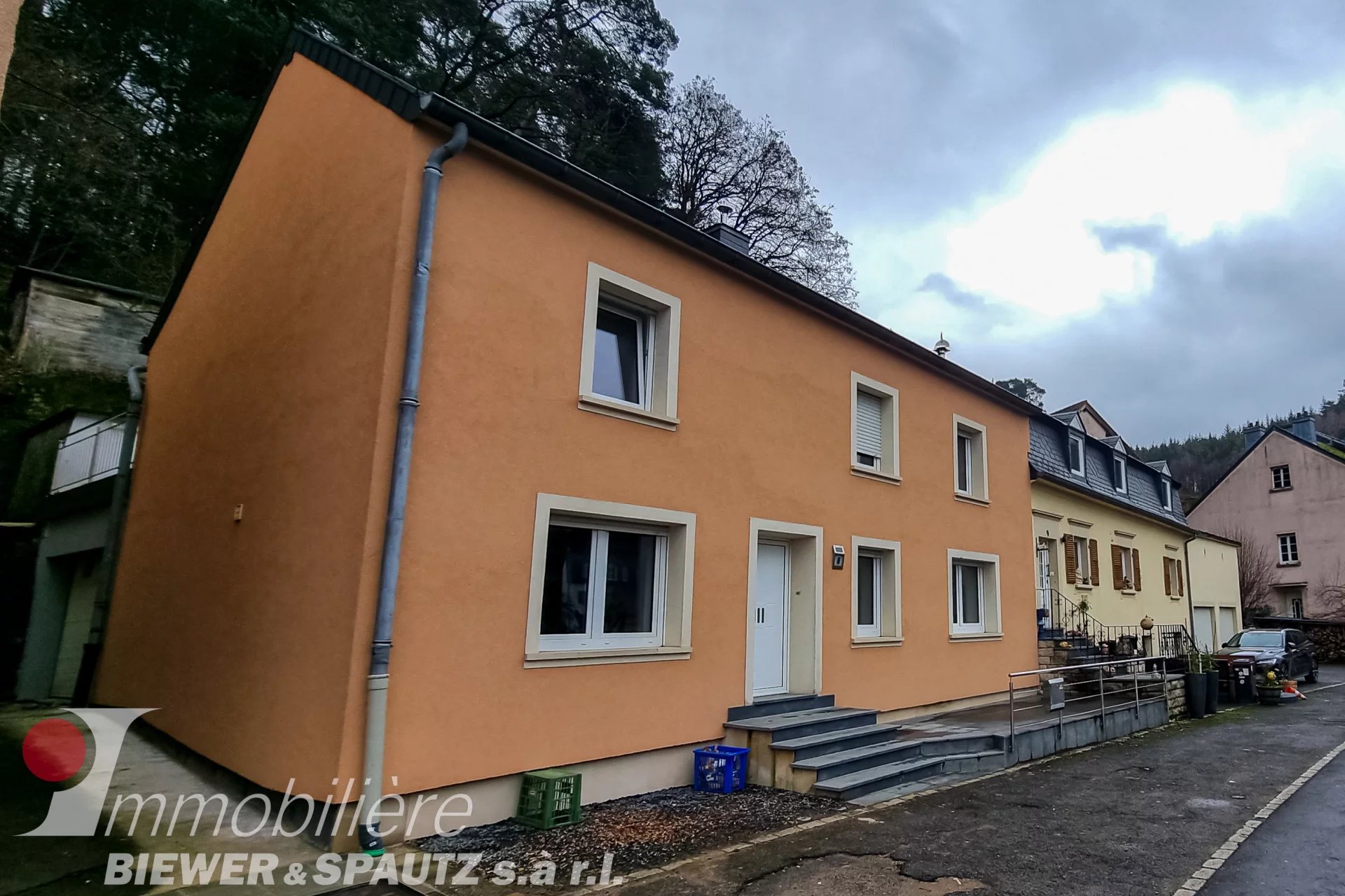 ZU VERKAUFEN - Doppelhaushälfte mit 3 Schlafzimmern in Bourglinster