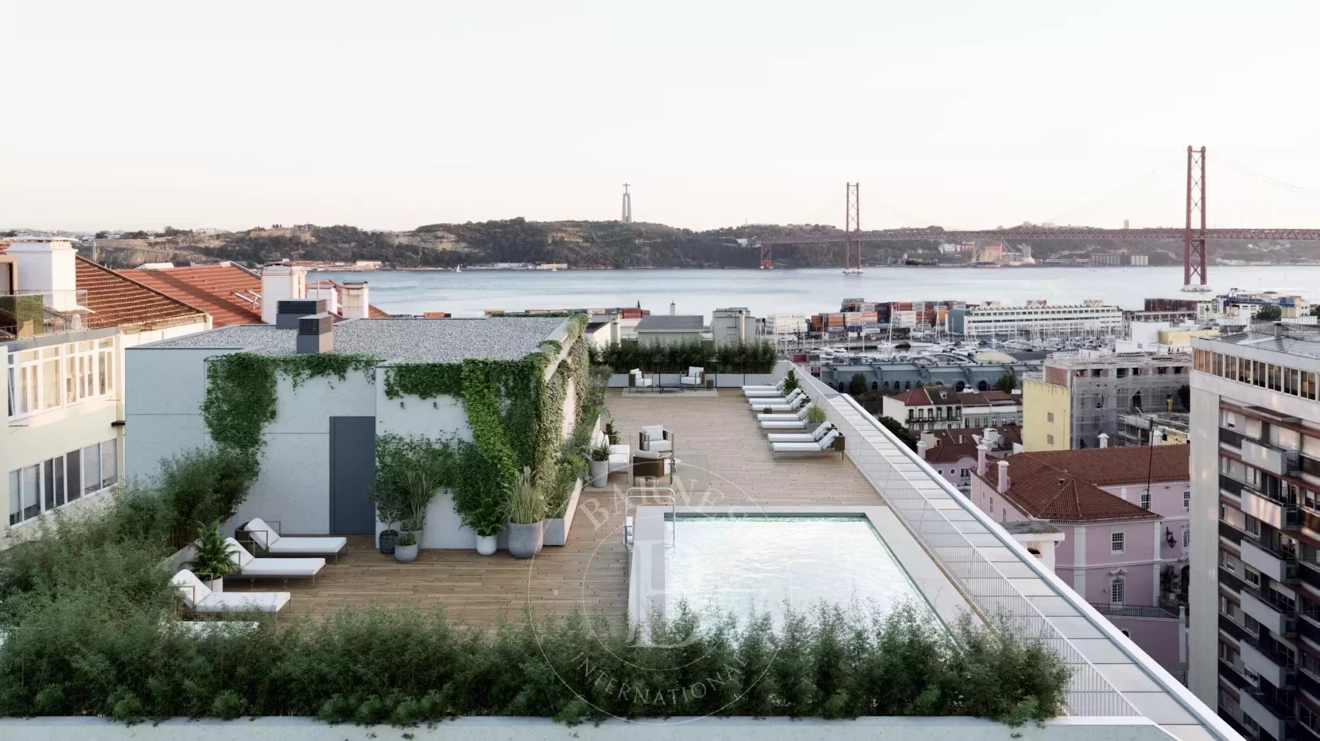 Rooftop com piscina e vista panorâmica