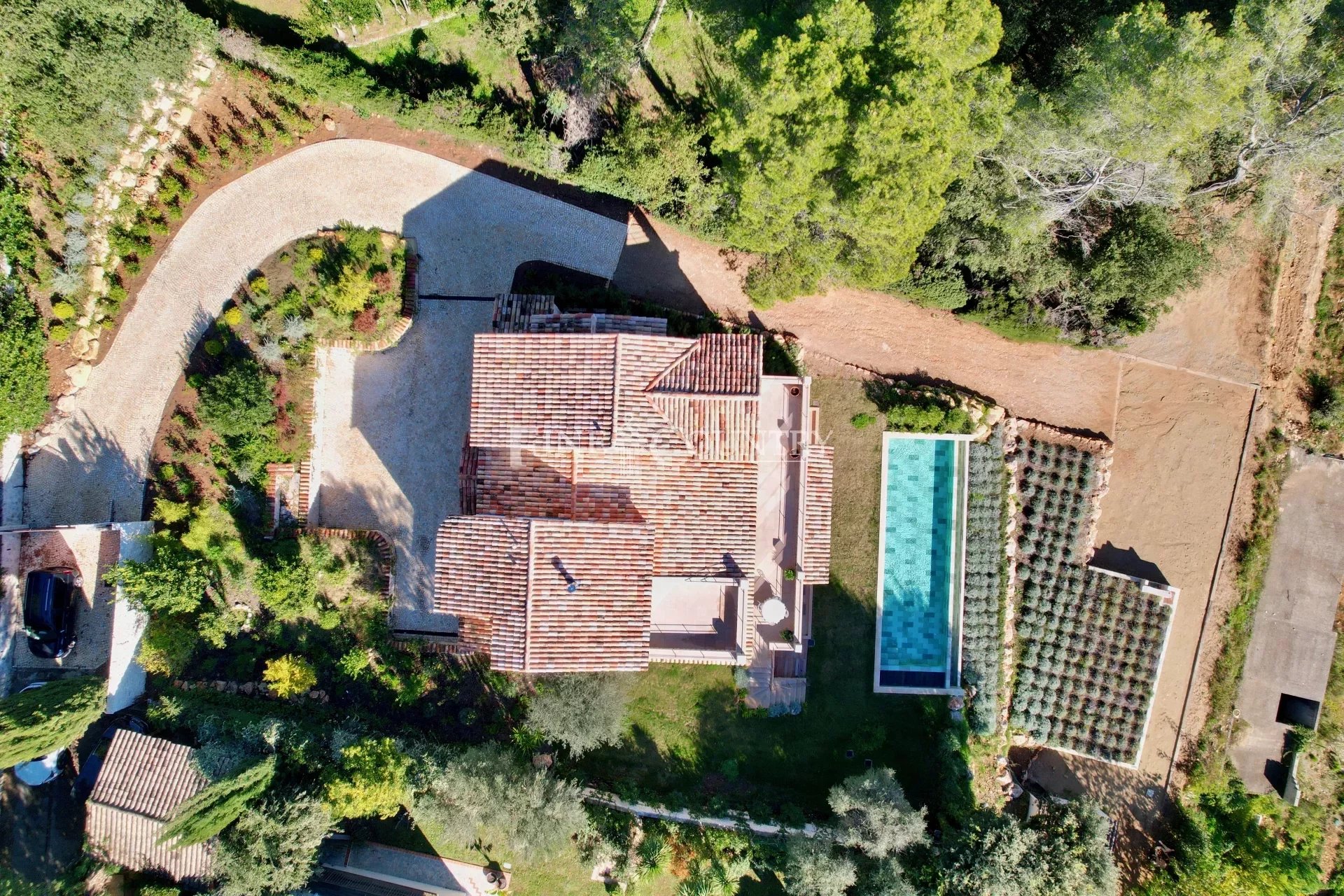 Villa with village & sea view for sale in Saint Paul de Vence
