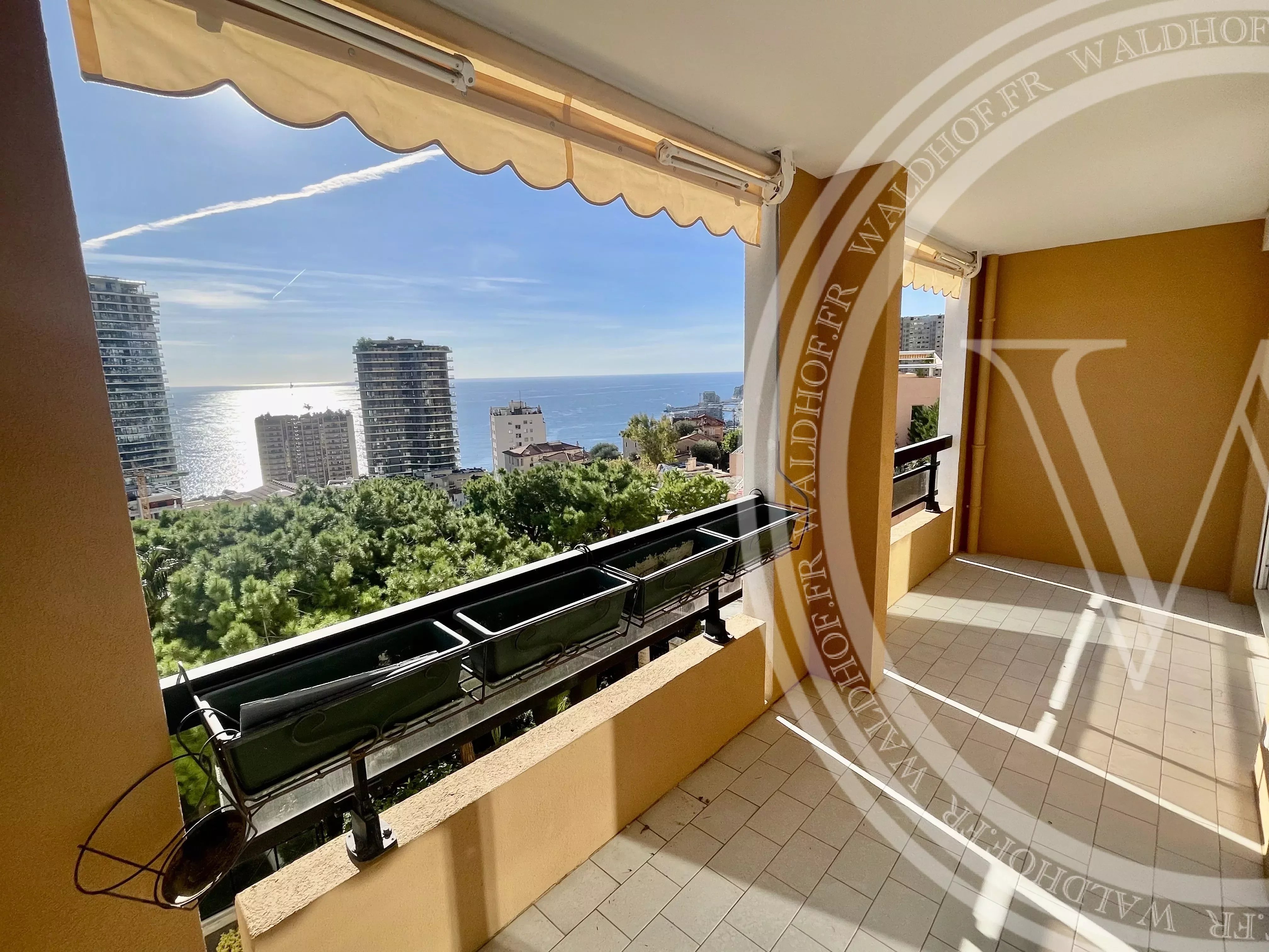 Appartement de 3 chambres récemment rénové avec vue sur la mer près de Monaco