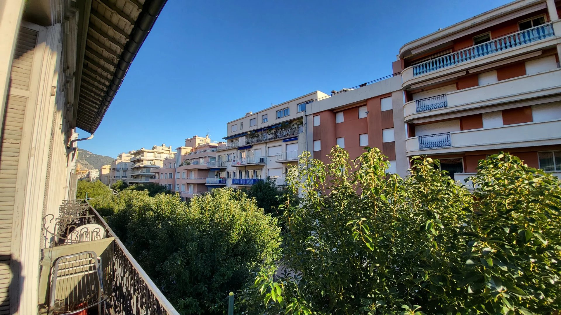 Menton - Three bedrooms apartment - near all amenities