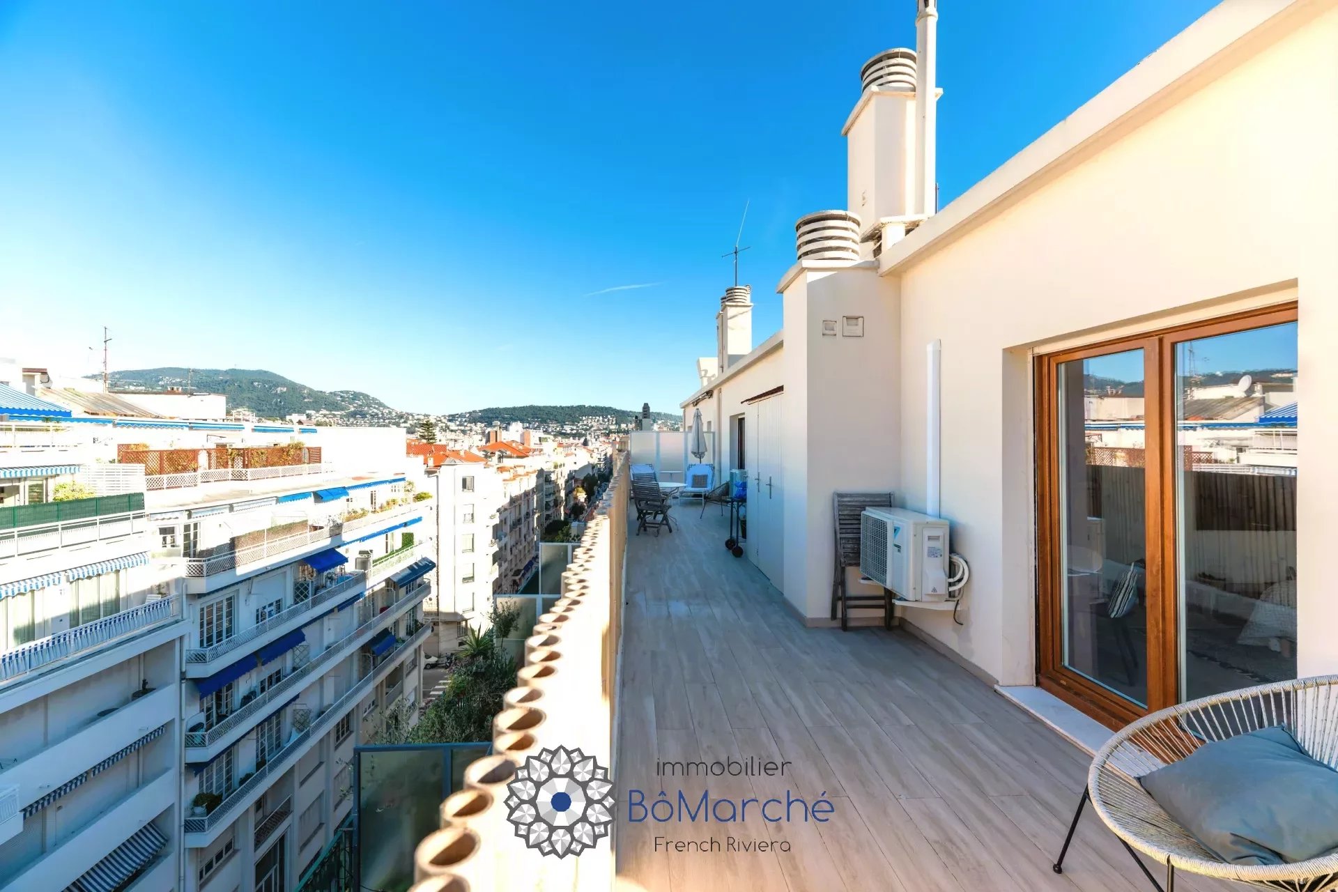 Dernier étage et magnifique terrasse aux Musiciens à Nice
