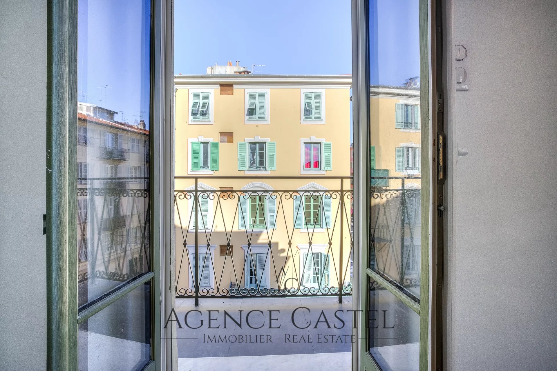 Vente Appartement 70m² 3 Pièces à Nice (06300) - Agence Castel