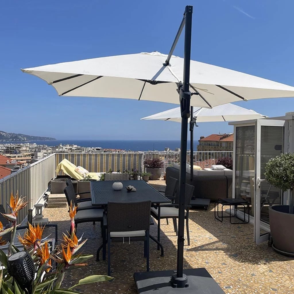 Rare 2-bedroom with roof terrace, sea view - Nice Baumettes