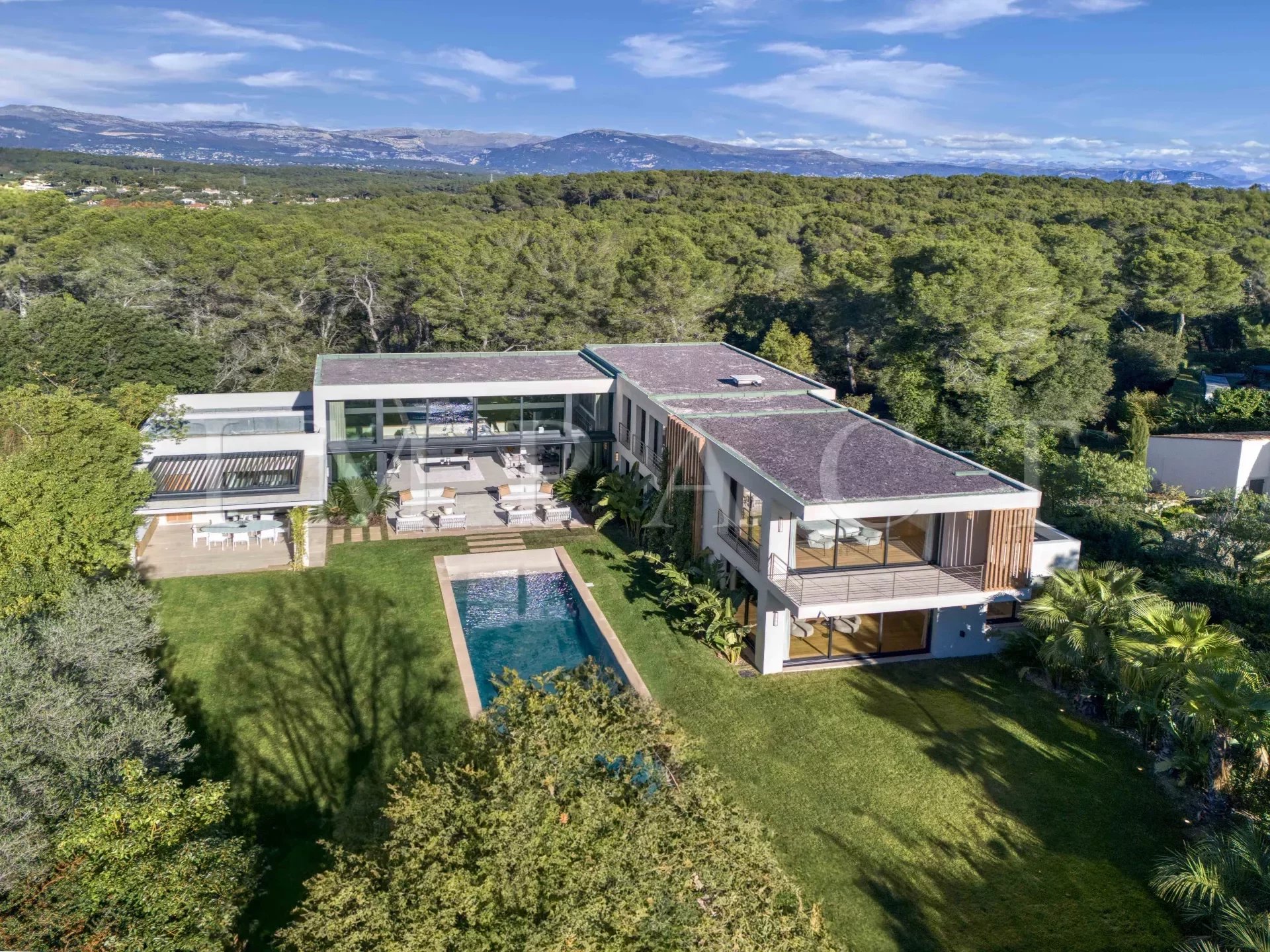 Mougins - Contemporary villa for sale