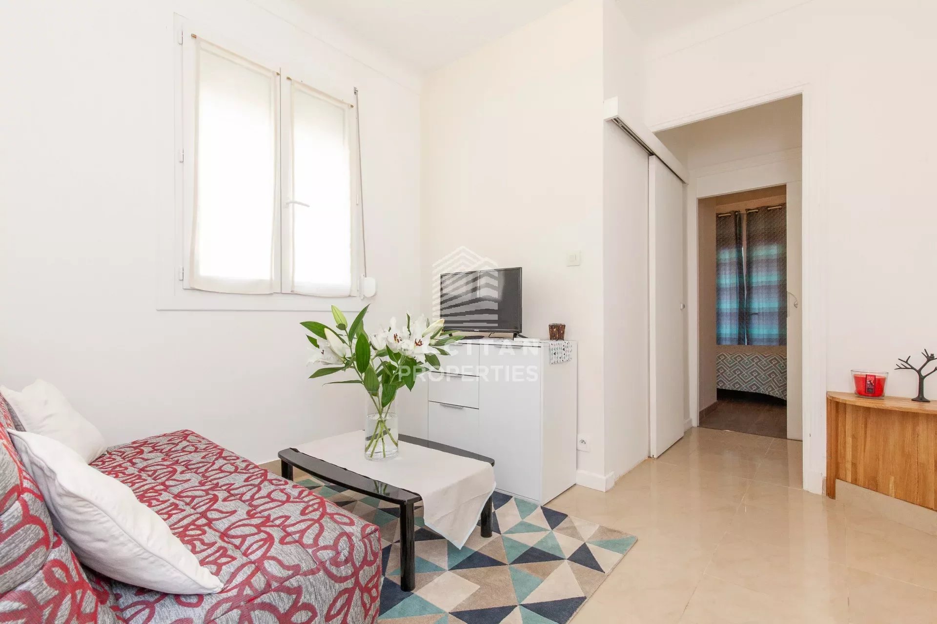 15 minutes by walk from rue d'Antibes - Balcony