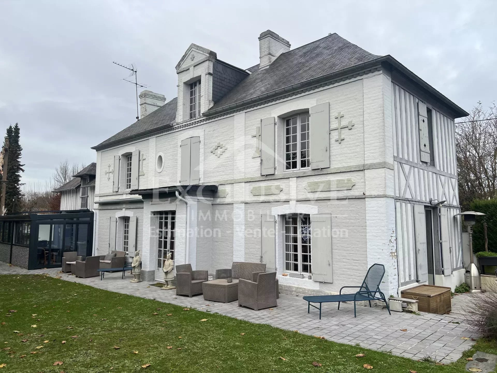 Maison 9 pièces CANAPVILLE