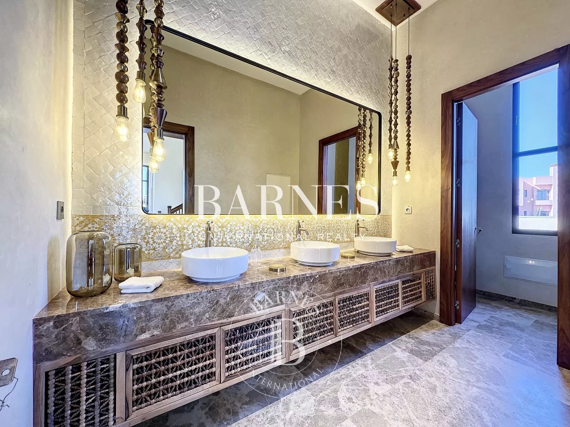 4-suite villa with a refined Moroccan style, located directly on the golf course. - picture 8 title=