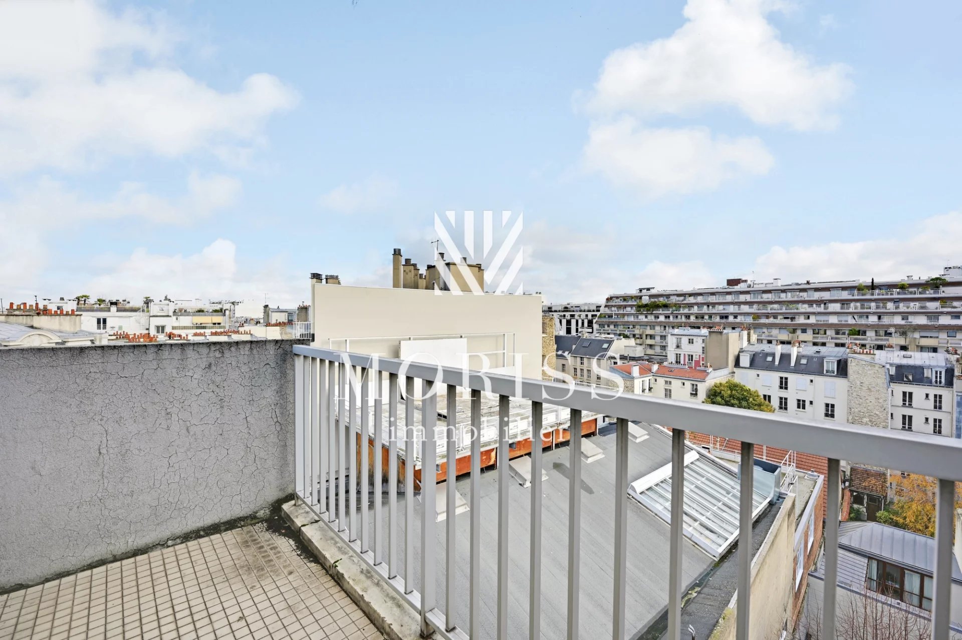 75014 Paris - Dernier étage avec balcons - Image Array