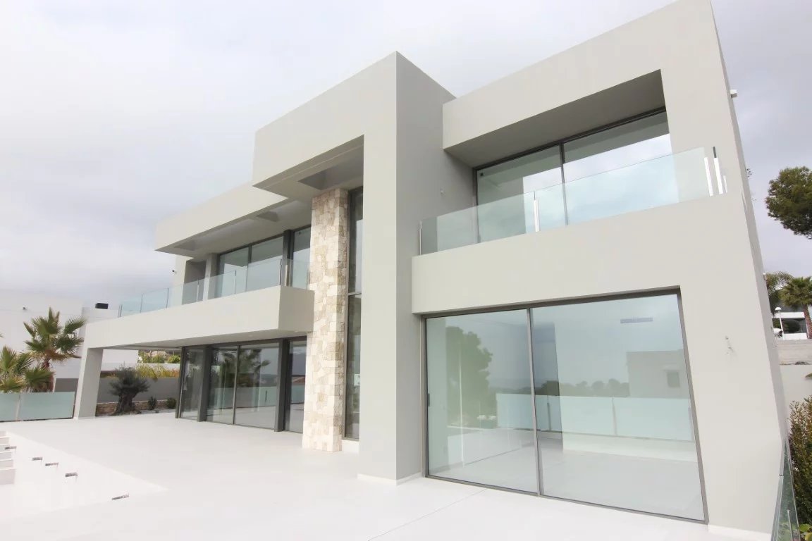 Belle villa moderne de nouvelle construction avec vue sur la mer à Moraira