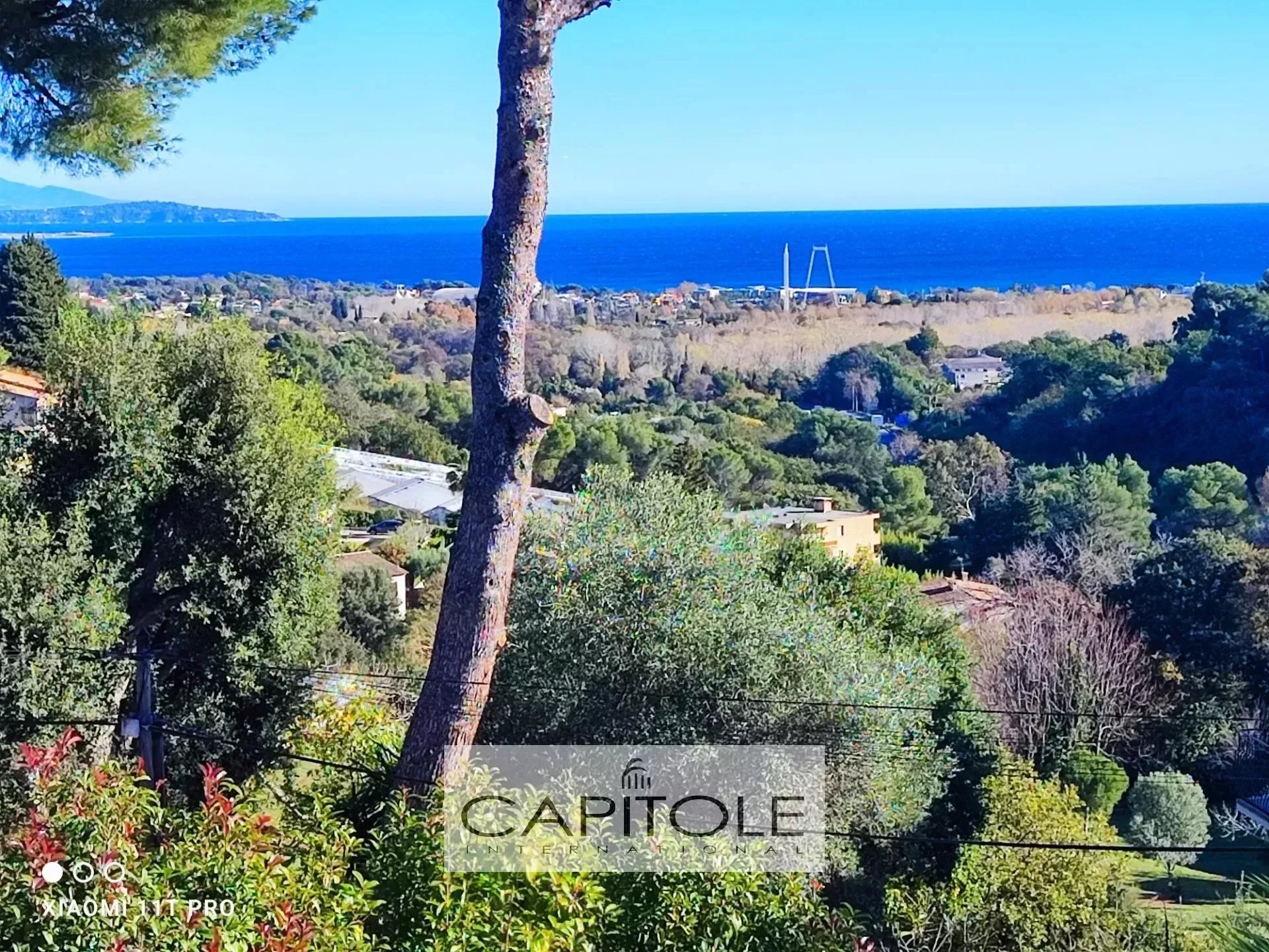 CO-EXCLUSIVITY - ANTIBES SEA VIEW: Superb contemporary villa with independent apartment and studio