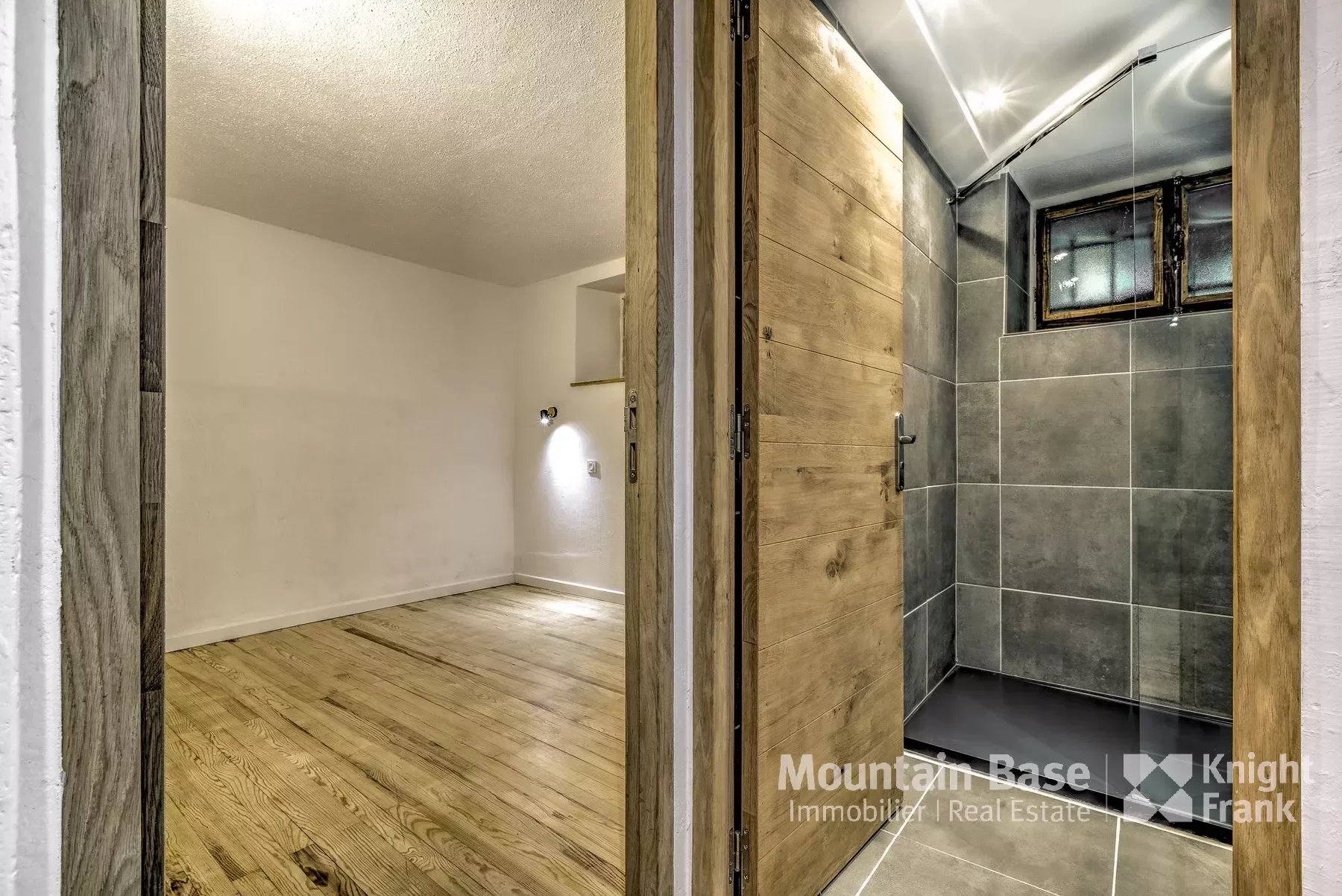 Photo of Large renovated three bedroom apartment