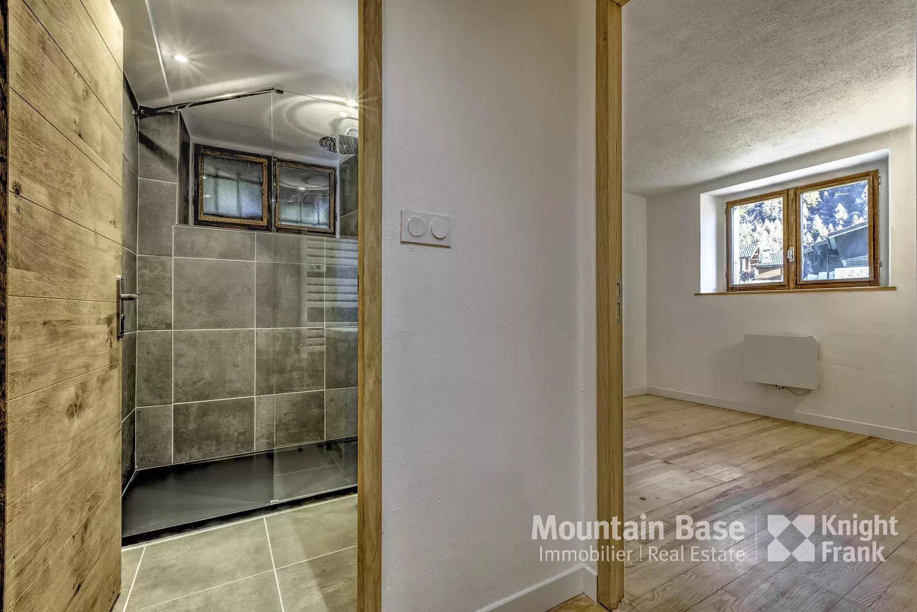 Photo of Large renovated three bedroom apartment