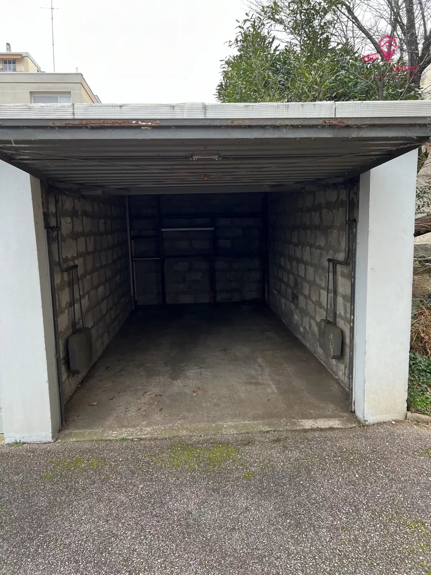 Garage fermé à louer – OULLINS