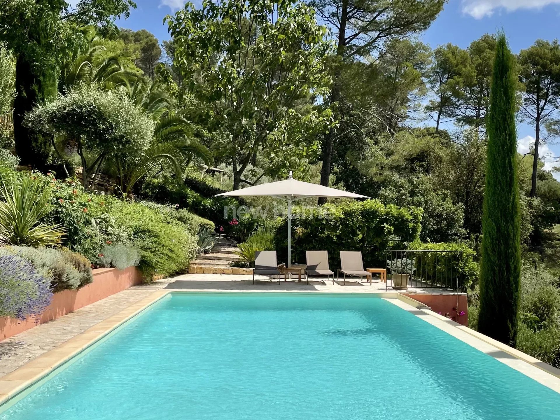 Magnifique villa avec vue panoramique à Lorgues