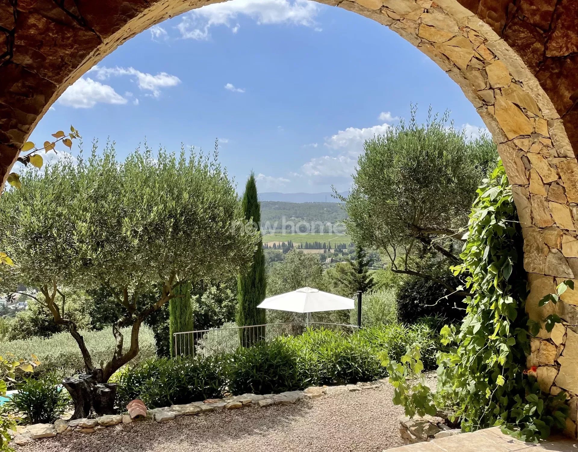 Magnifique villa avec vue panoramique à Lorgues