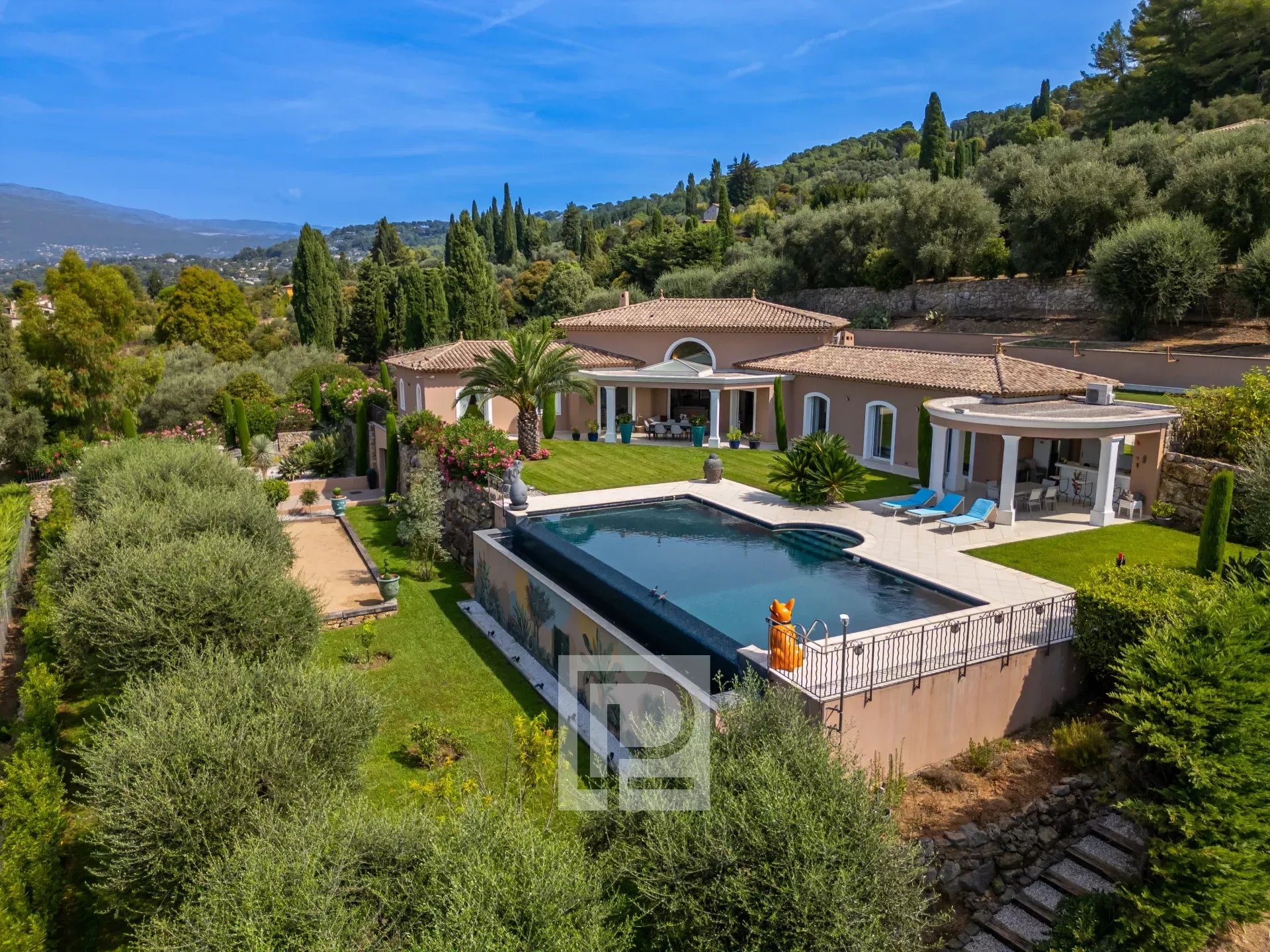 Superbe villa de plain-pied avec vue panoramique